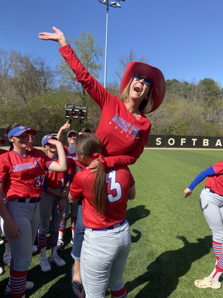 MSC_Softball's tweet photo. 🤠AGGIE AWARD🤠
Grammy gets the Aggie hat today! She is our number one fan! Thank you for all of the love and support and snacks you have brought to the team! https://t.co/Nfiz2ts4y2