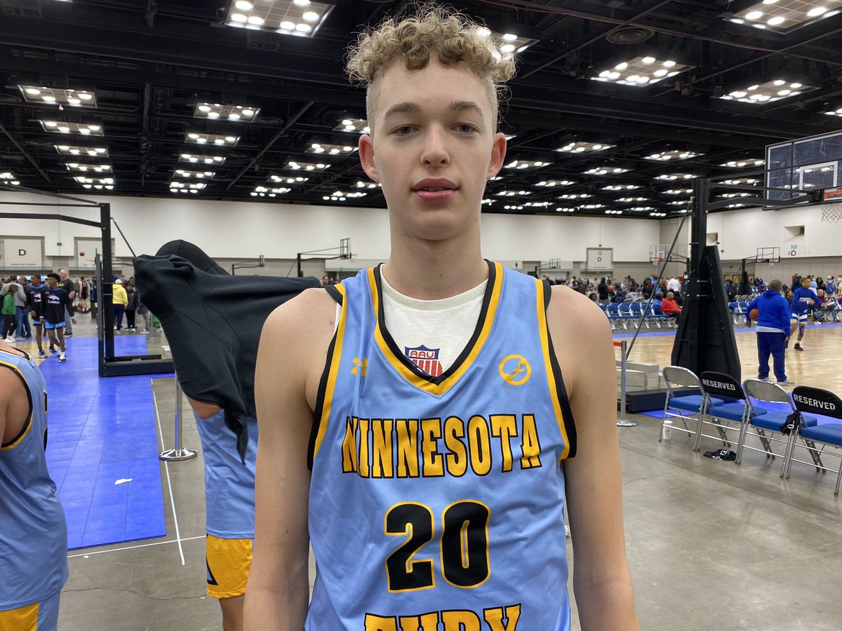 RyanJamesMN's tweet photo. Stretch Fours. They are a big item in college basketball. Matthew Bothun is a 6’9 2023 skilled stretch four from @mnfuryboys and he stretched his last opponent past their max.

@PHCircuit #TheStage https://t.co/9Q2bQmJ6DN