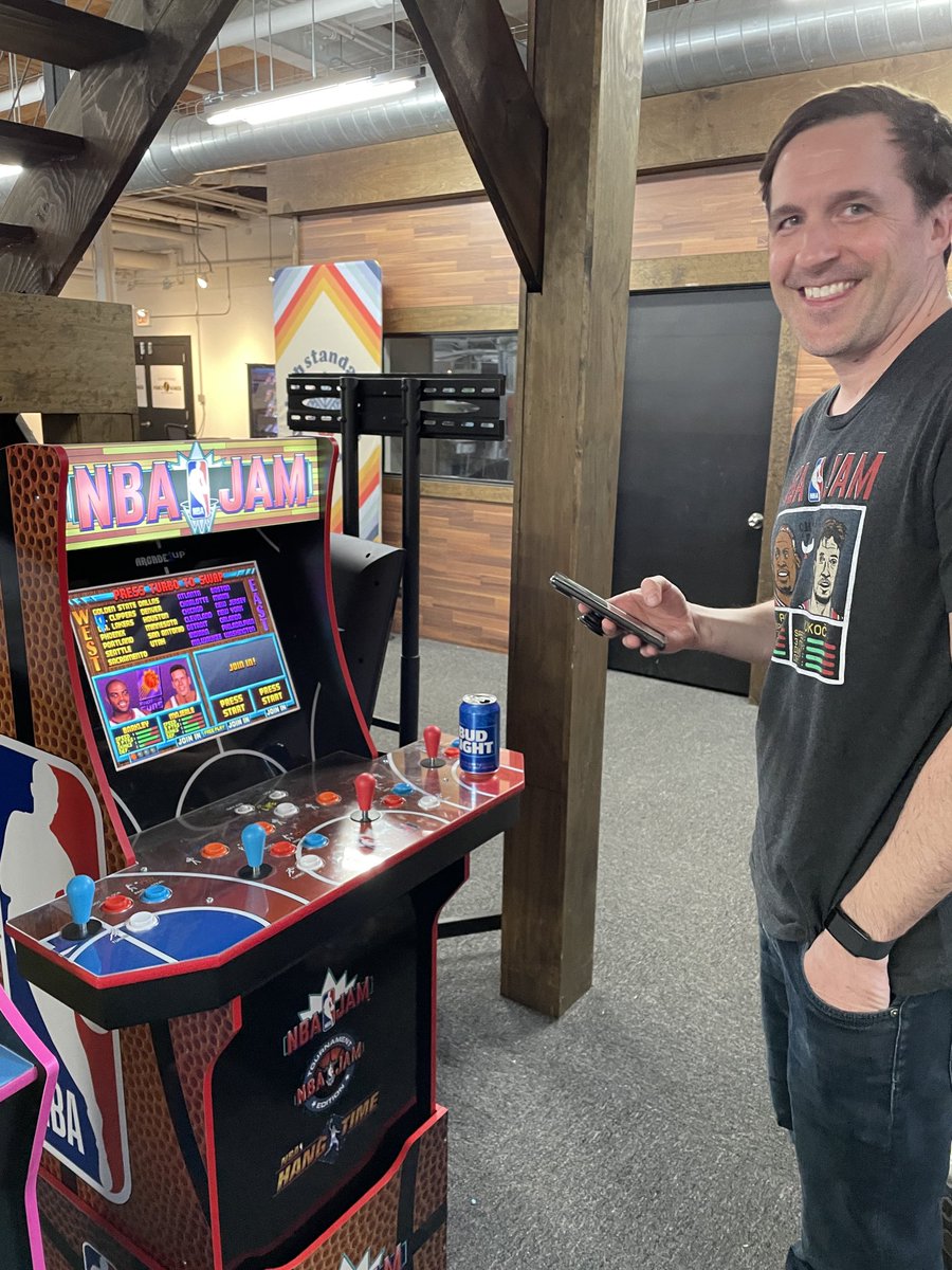 NBA jam is going down ⁦<a href="/SeabumsNFTs/">Seabums Ocean Crew</a>⁩