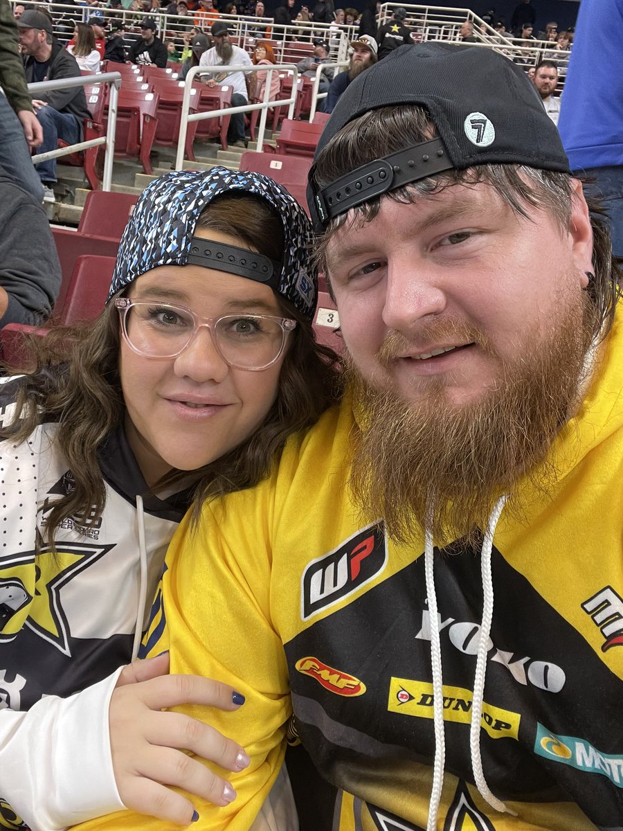 TwT_Marsh489's tweet photo. #monsterenergy #supercrosslive #dropthegate #go27 #mookie https://t.co/fvIi2FrZ4J