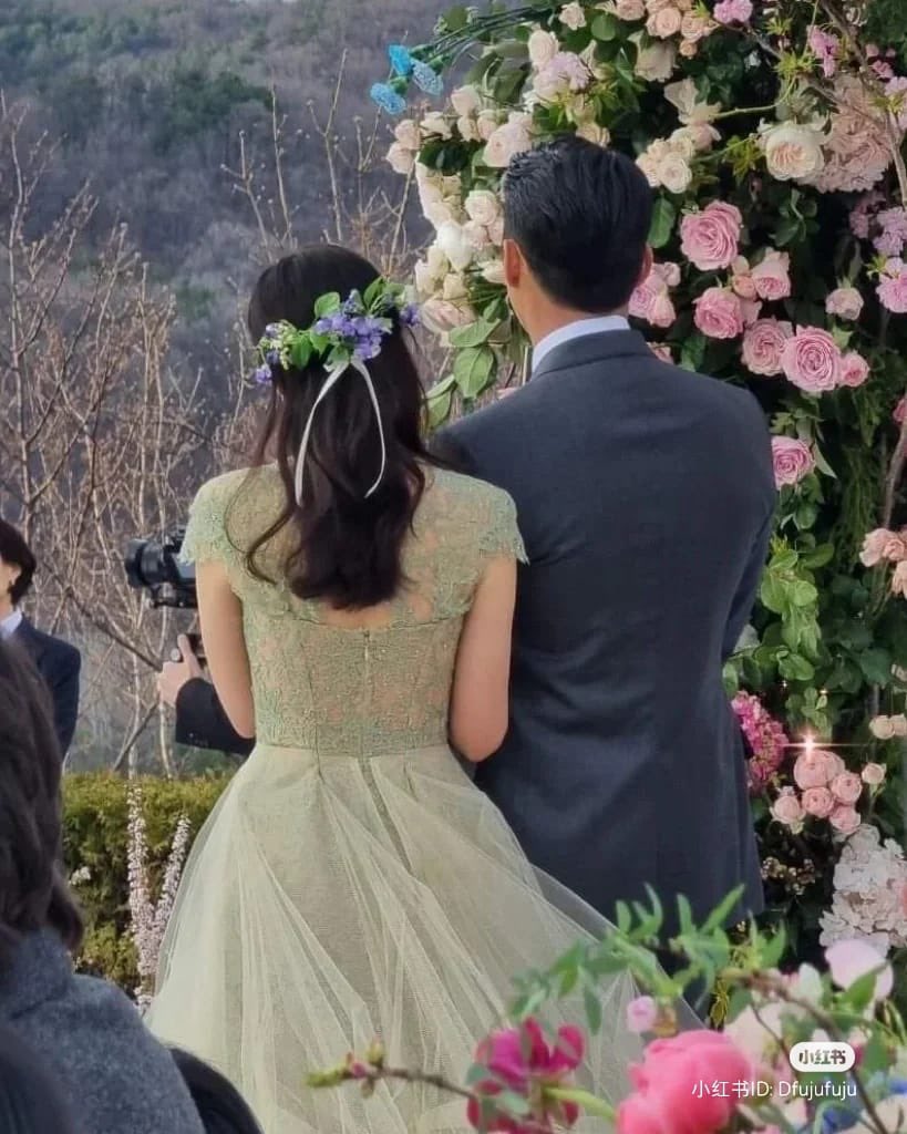 binjinfreak's tweet photo. Clingy Wifey                   Clingy Husbin https://t.co/s5I9ANhVDc