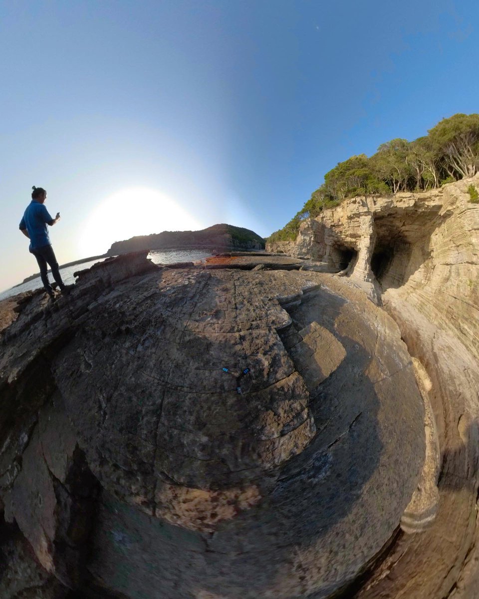 kochan_camp's tweet photo. 360°カメラがオモロい🤣
最近手に入れたGoProの360°カメラ
Fusionおもろ過ぎて毎日遊んでます‼️
#GoPro #GoProFusion #gopro #goprofusion #ゴープロ #ゴープロのある生活 #和歌山 #洞窟 #鳥毛洞窟 #映えスポット #キャンプ #キャンプ好きな人と繋がりたい #キャンプ好き https://t.co/1XkFo8rMMu