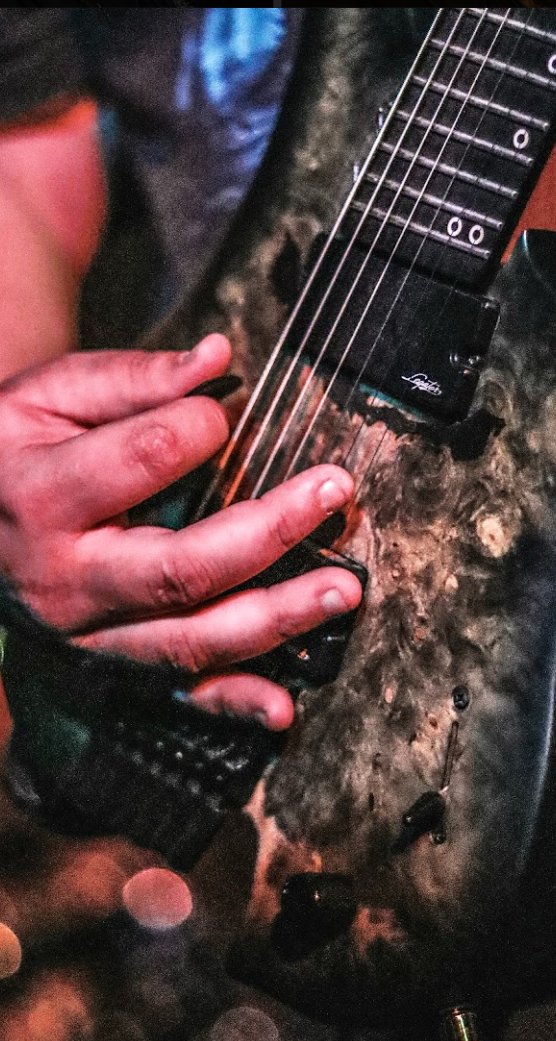 SlamboiiP's tweet photo. @LegatorGuitars y'all hotttt 🥺🥺🔥🔥 #Legetor #AutumnLiesBuried https://t.co/JMW7X19FkV