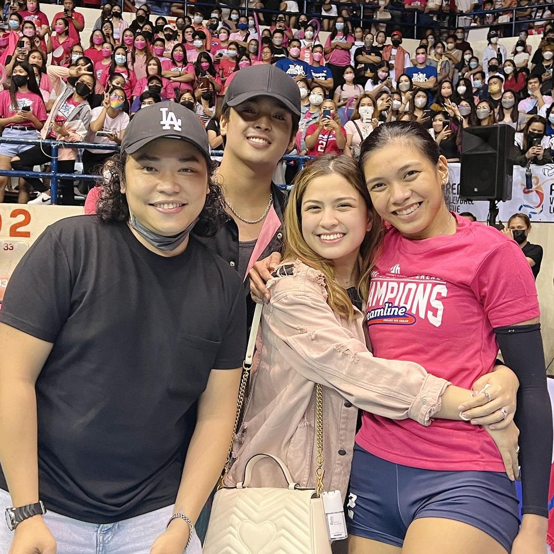 TV5manila's tweet photo. “Fangirling over our MVP and my pepper”

Supportive ang mga co-housemates at friends ni PVL MVP Alyssa Valdez na sina Alexa Ilacad, Kd Estrada, at TJ Valderrama na nanood ng game nila sa #PVL2022 finals! 🙌🏻

Abangan ang #KDLex sa #ASAPonTV5, Sundays at 12NN

📸: IG | @alexailacad https://t.co/c0OwoWM8MD