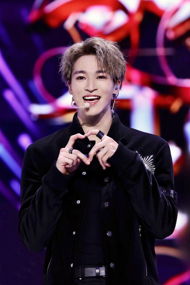 UnoSantaZando's tweet photo. You, my treasure, are the best thing that has ever happened to me. 

Uno Santa Alpha

#UnoSanta
#SantaGreatDanceCrew
#SANTA_dancingking
#SantaCool
#Santa_worldchampion https://t.co/hC5uZlqKRb