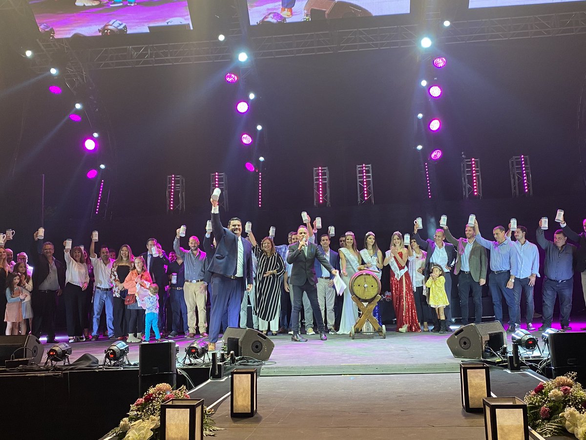 OliveraPdu's tweet photo. Comenzó la mejor fiesta del país!!! 
Démonos todos los abrazos y brindemos por todo lo que no pudimos hacerlo en estos años!!!! https://t.co/K7P0m3QIaX