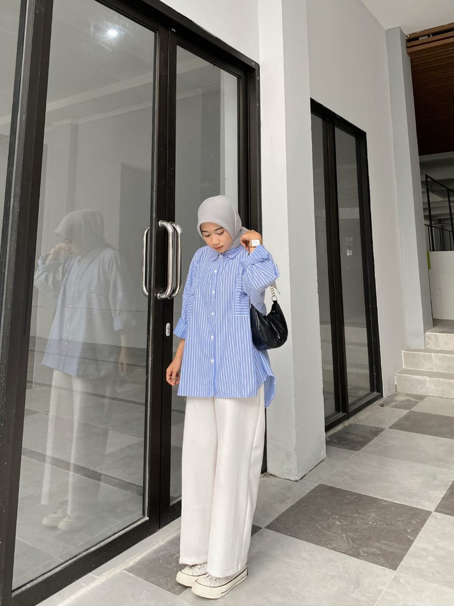 Keyzhcollection's tweet photo. KEMEJA SALUR OVERSIZE

•Bahan katun premium
•Lingkar dada 130 Up
•Pjg depan 65cm
•Pj belakang 70cm
•Harga 65.000

✓Kancing full aktif
✓Saku bagian depan kanan kiri aktif
✓Tersedia warna pink &amp; biru
✓BB 80kg masih muat

(Ini produk baru bgt rilis tgl 9) https://t.co/fDQJ3IIfZO