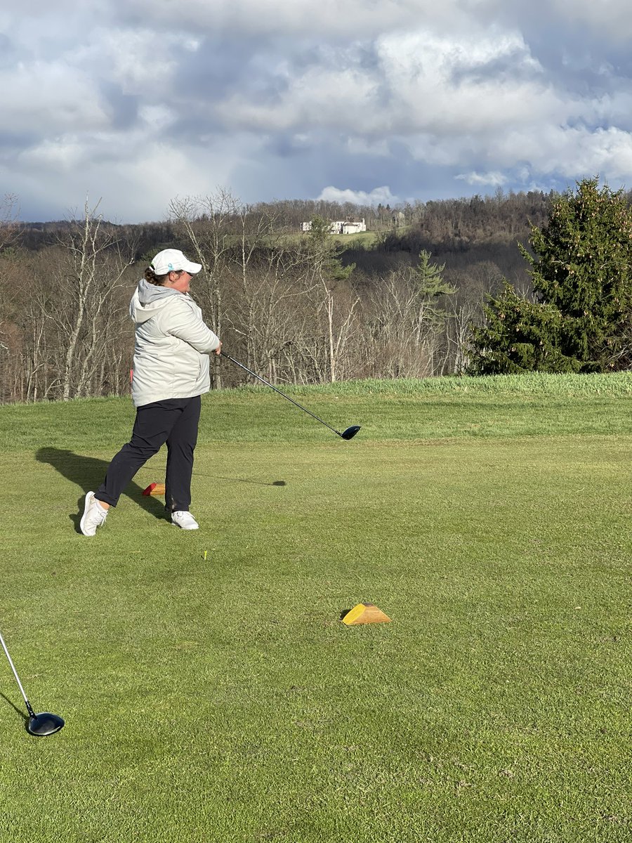 coachgarciapga's tweet photo. Such a fantastic experience for our program today. Thank you Coach Puch of @MuskingumGolf and the fantastic staff at Ogelbay for having us #capgolf https://t.co/dDyIQB3IZH