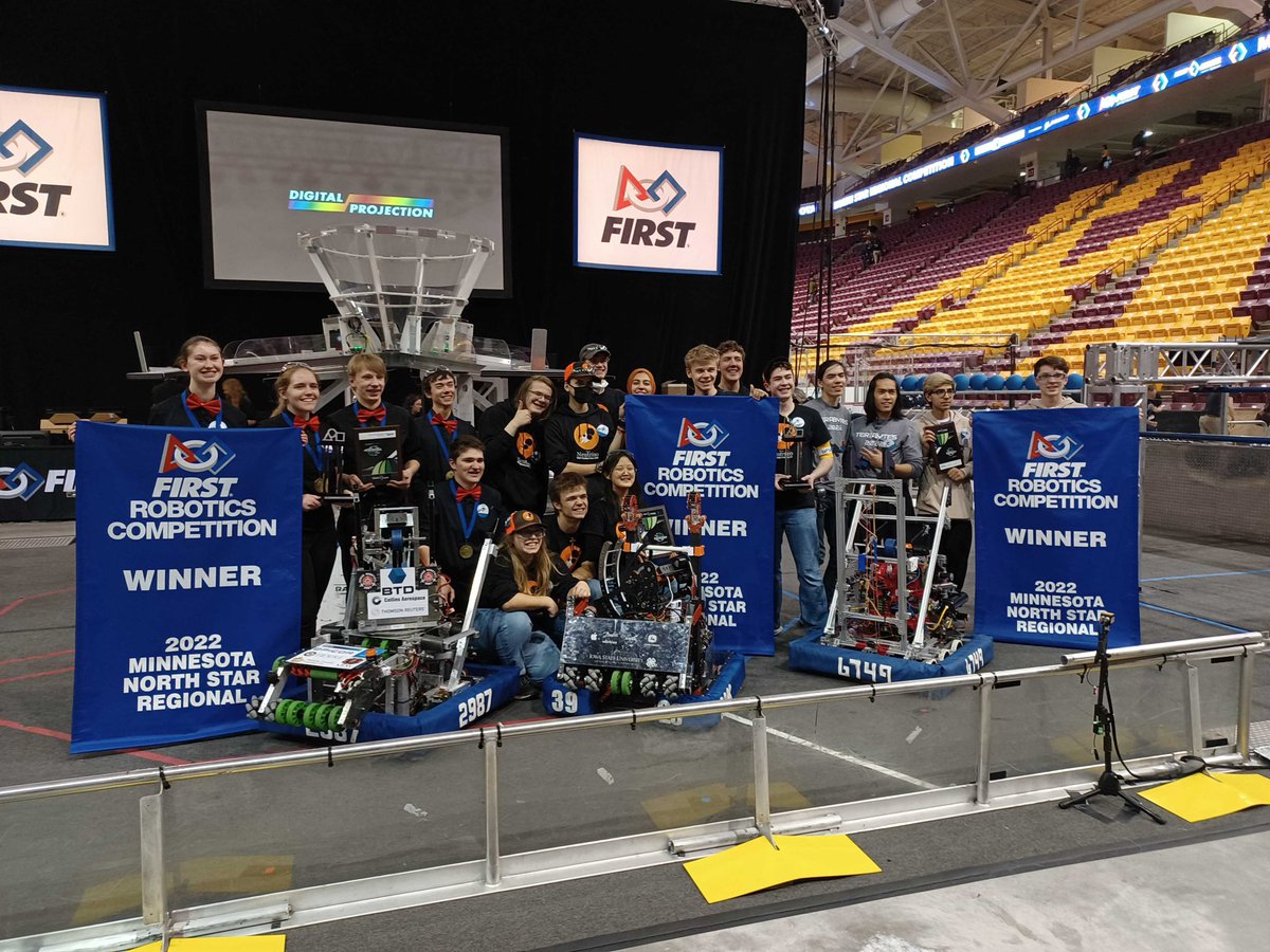 rogue_robotics's tweet image. Amazing job today @frcneutrino and @Team6749 We were unstoppable when we got in our groove. See you in Houston! 🤩