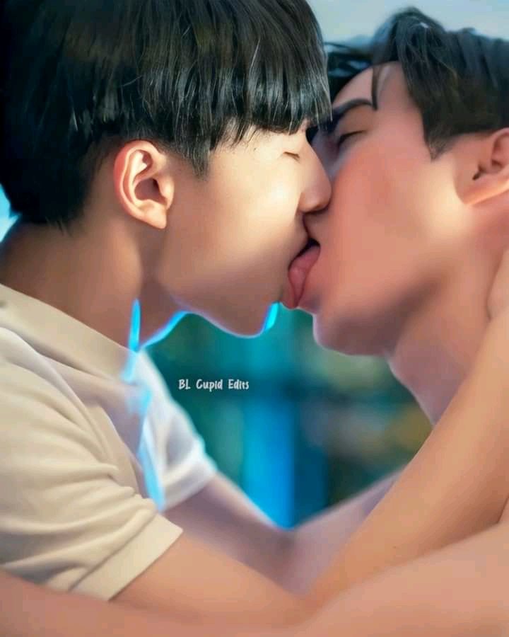 __maryelle's tweet photo. ☘️:Ctto
Tongue Mukbang in a BL Series🙈❤️
OMG! They are literally Sucking and Eating each others Tongue, Zee and Nunew did great doing this scene. What an amazing Actors.😲🔥
@CwrNew
@zee_pruk
#ThaiBLActors #ThaiHotGuys #ZeePruk #NunewChawarin #ZeeNunew #CutiePieEp8 #BLCupid https://t.co/FEHsvnEalL