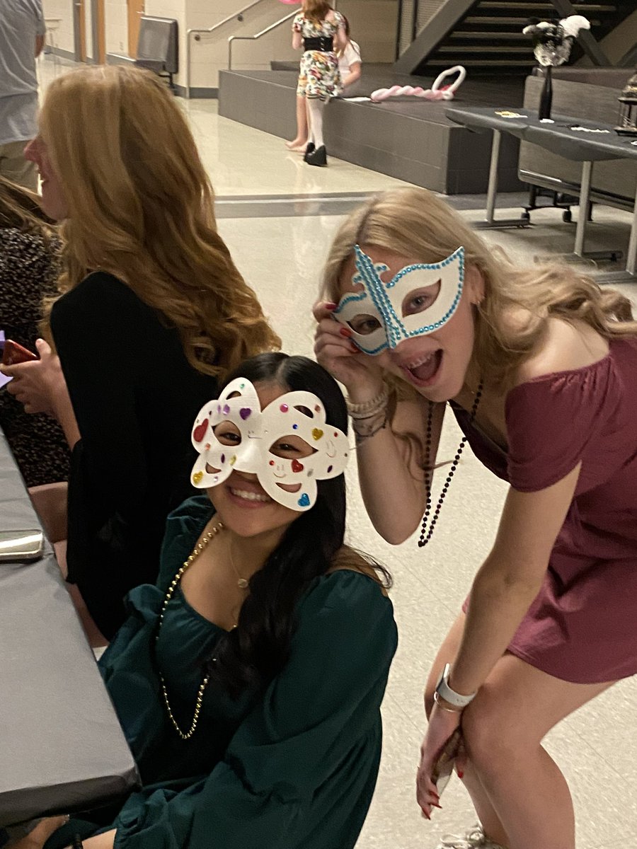 Thanks to everyone that came to the Circle of Friends Prom tonight! It was such a blast! Remember, make a friend, make a difference:))💜💜