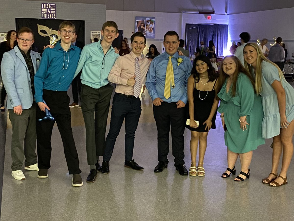 KellerHSCOF's tweet photo. Thanks to everyone that came to the Circle of Friends Prom tonight! It was such a blast! Remember, make a friend, make a difference:))💜💜 https://t.co/41b8bvmYkQ