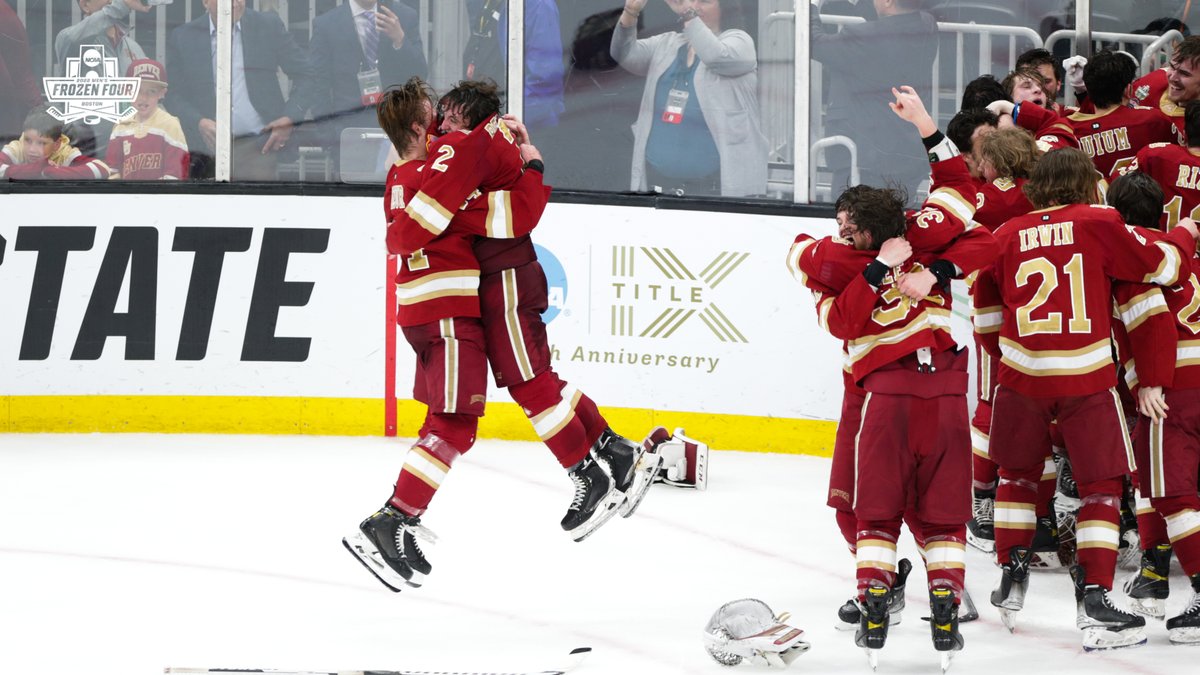 HUG ME BROTHA!

#MFrozenFour x <a href="/DU_Hockey/">Denver Hockey</a>