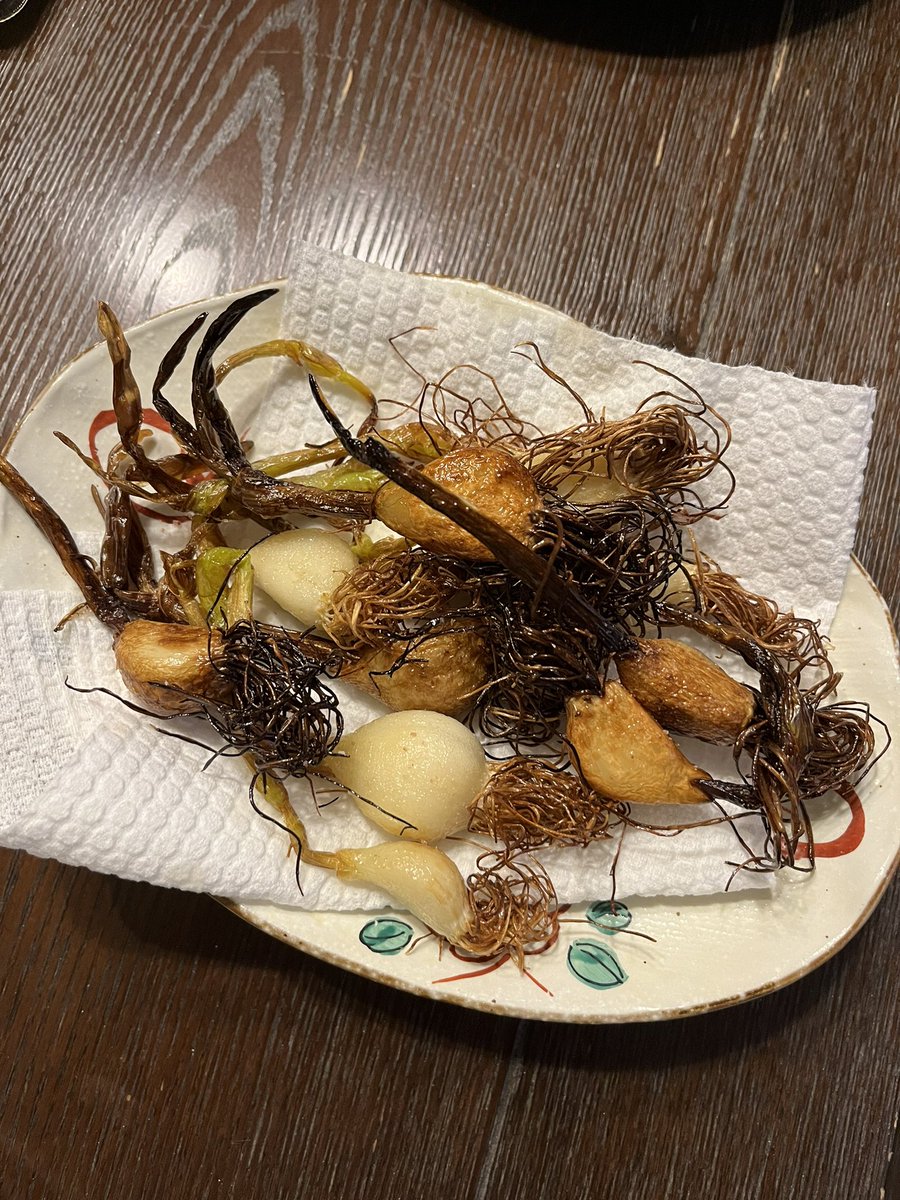 farmlabtokyo's tweet photo. 素揚げってなんでこんな美味しいんでしょう😔
#発芽ニンニク https://t.co/1WVjmqWFTX