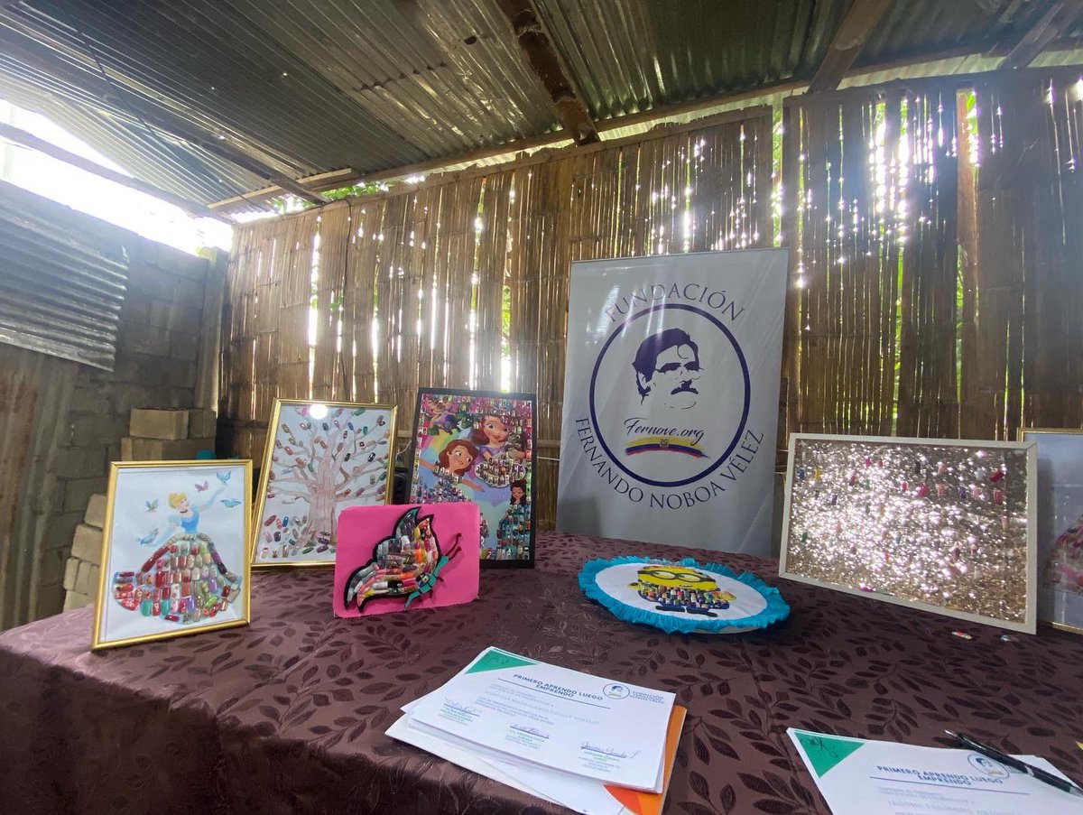 fernove_org's tweet photo. El límite lo pones tú. 

Estamos felices con el primer grupo de mujeres emprendedoras que culminaron  el Taller de Belleza y Costura. 

#aprenderparaemprender #belleza #costura #talleresmujeres #mujeresemprendedoras https://t.co/pCicCCLbFK