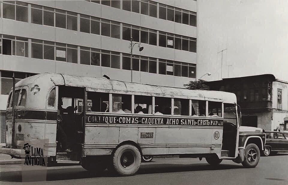 limantigua's tweet photo. ".. .Collique - Comas - Caqueta - Acho - Santo Cristo..."
De la colección “Antiguos Buses de Lima”.
¿Los recuerdan, amigos? 🤔
#vladimirvelasquez #limantigua #lima #busesdelima https://t.co/1sCBrkk2DX