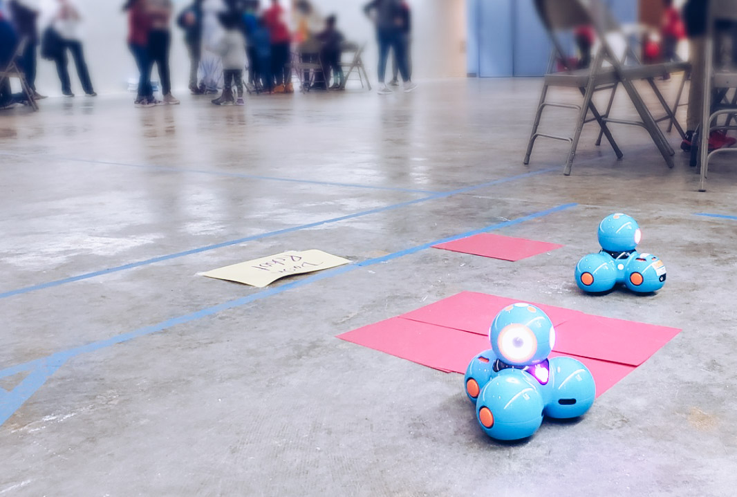 Fredericks_Math's tweet image. Programming with Dash - students navigated Dash through the maze to avoid the lava! #STEM #ProblemSolving