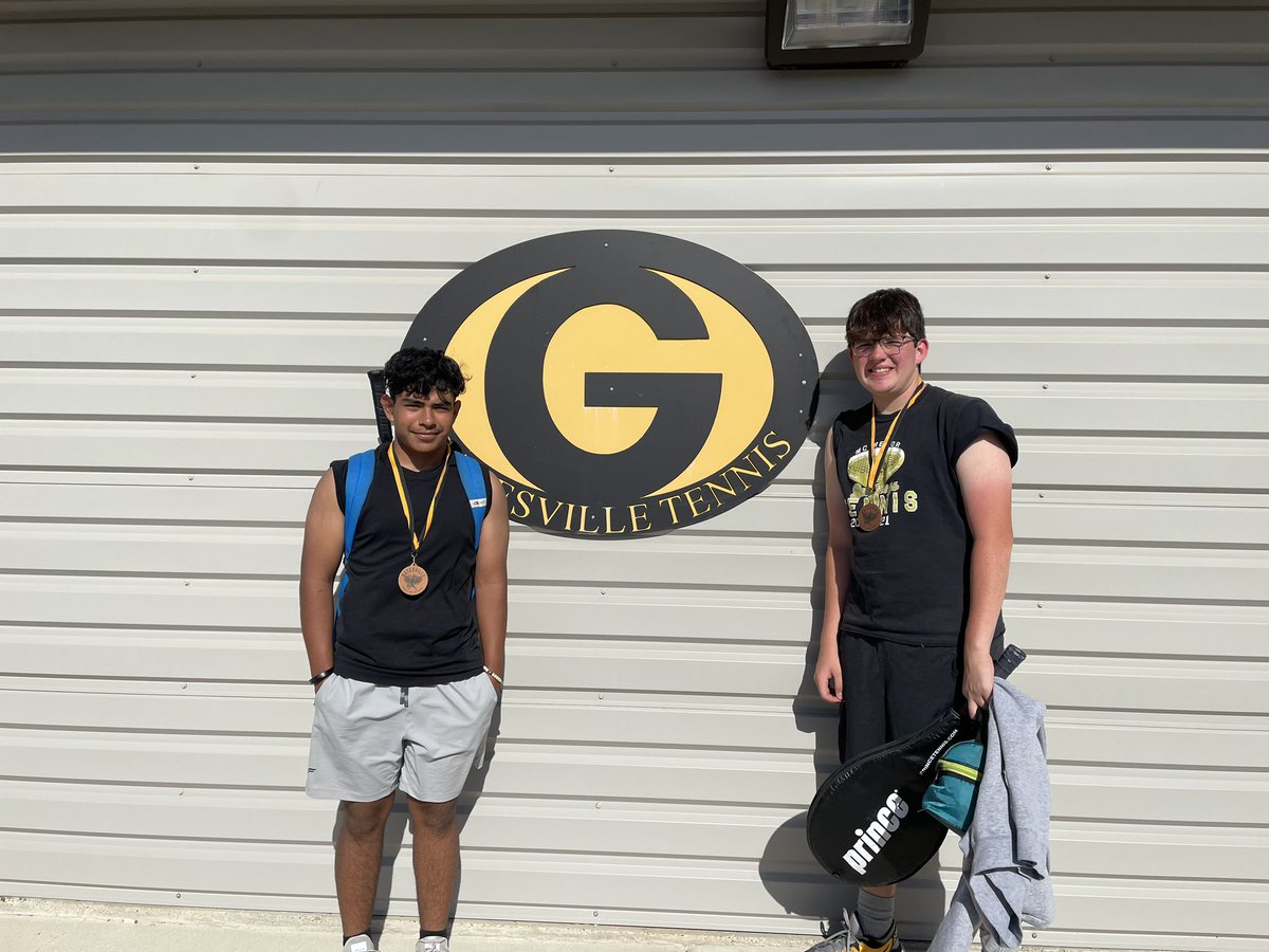 MHSTennis2's tweet photo. After a long day of tennis, Edgar and Daniel finished as consolation doubles medal winners. https://t.co/YwrsPxXfR4