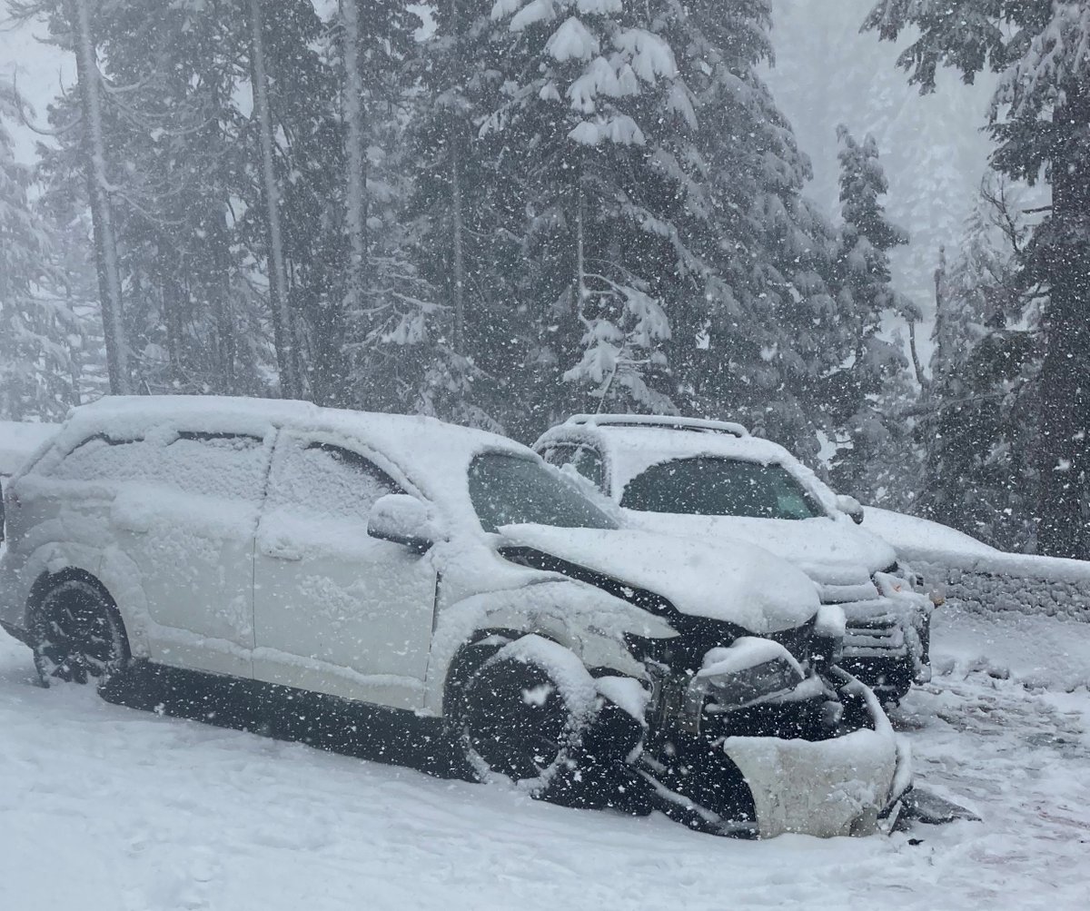Snoqualmie Pass tweet media
