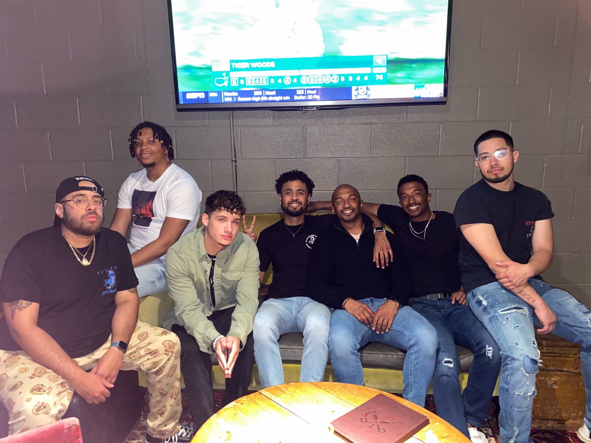 7djordan's tweet photo. life is smooth, can’t lie. ft my boi’s https://t.co/8jOClI6xju