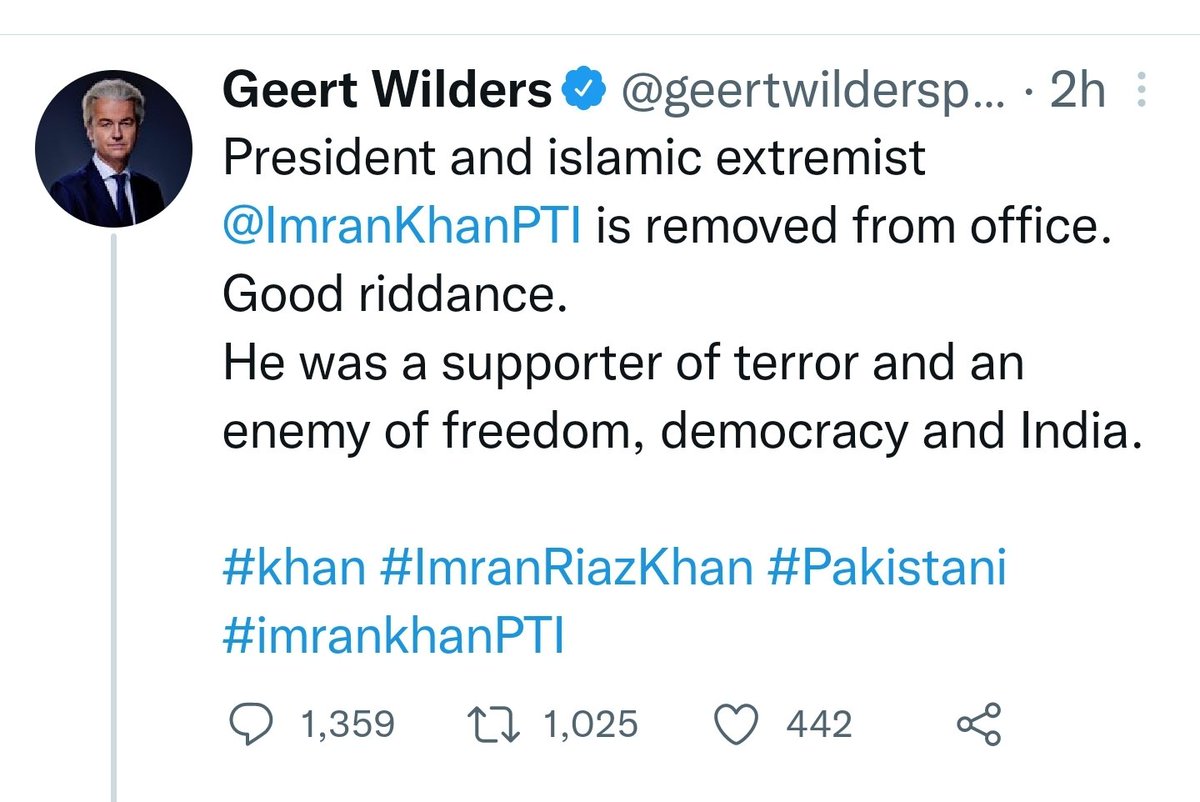 اگر کوئی یہ ٹوئیٹ پڑھنے کے بعد بھی عمران خان کے جانے پر خوشیاں منا رہا ہے تو دونوں ہاتھوں سے اپنے منہ پہ کالَک مَل لے کیونکہ جس کے ہونے سے دُشمن لرزتا تھا اُس کےجانے پہ خوش ہو  تو تمہارا دُشمن کیوں نہ خوش ہو 👇👇💕مجاھدِ ختمِ نبوت ﷺ عمران خان 💕👇