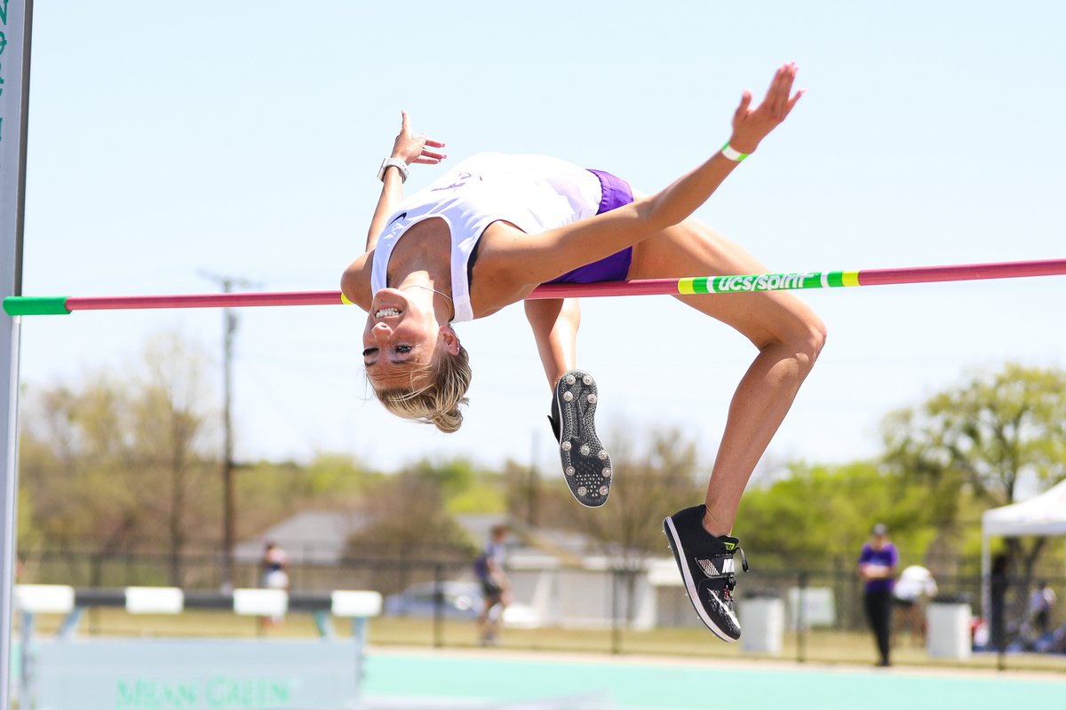 TarletonXCTrack's tweet photo. Great all-around day in the high jump 👏

Gentrye Munden and Kylee Willis tie for 🥈 at the North Texas Classic with leaps of 5' 5"

Two-inch PR for Kylee, ninth career medal for Gentrye 🔥 https://t.co/uue4QfHNXp