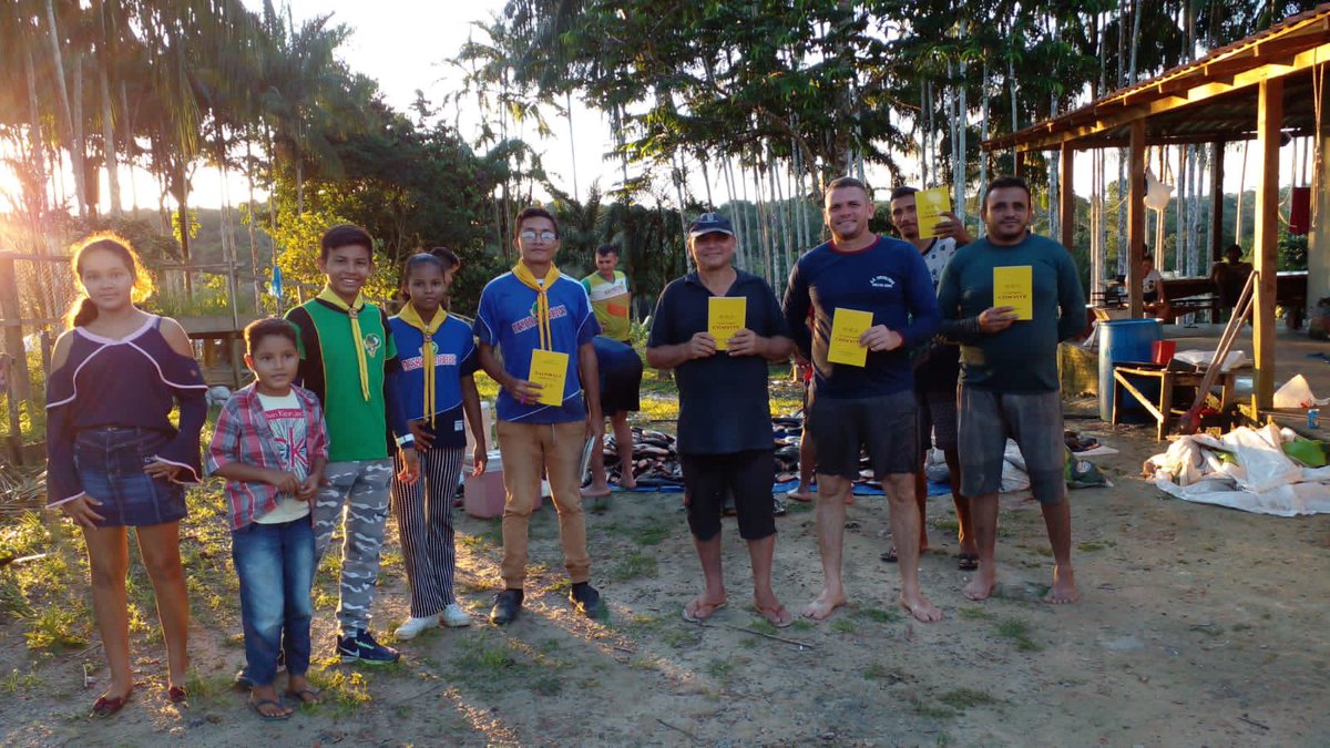 mwallacy's tweet photo. Homens, mulheres, adultos e crianças levaram a mensagem bíblica do Apocalipse – O Último Convite no Amazonas e em Roraima #ImpactoEsperanca https://t.co/tZ2VQ8XdwI