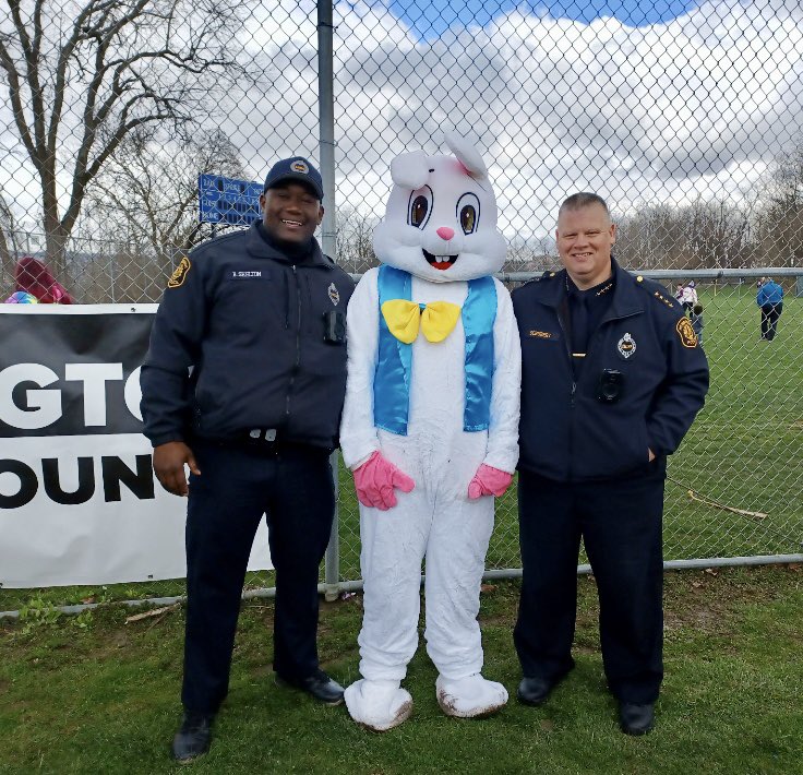 SESchubert412's tweet photo. A fun time was had by all at the Arlington Civic Council Easter Egg Hunt. Even with the intermittent rain, the kids had a great time. Nice job by ACC on planning an amazing community event! Thank you to @PghPolice Officer Shelton &amp; Luffey for their commitment to the community. https://t.co/QXTtSZOsBM