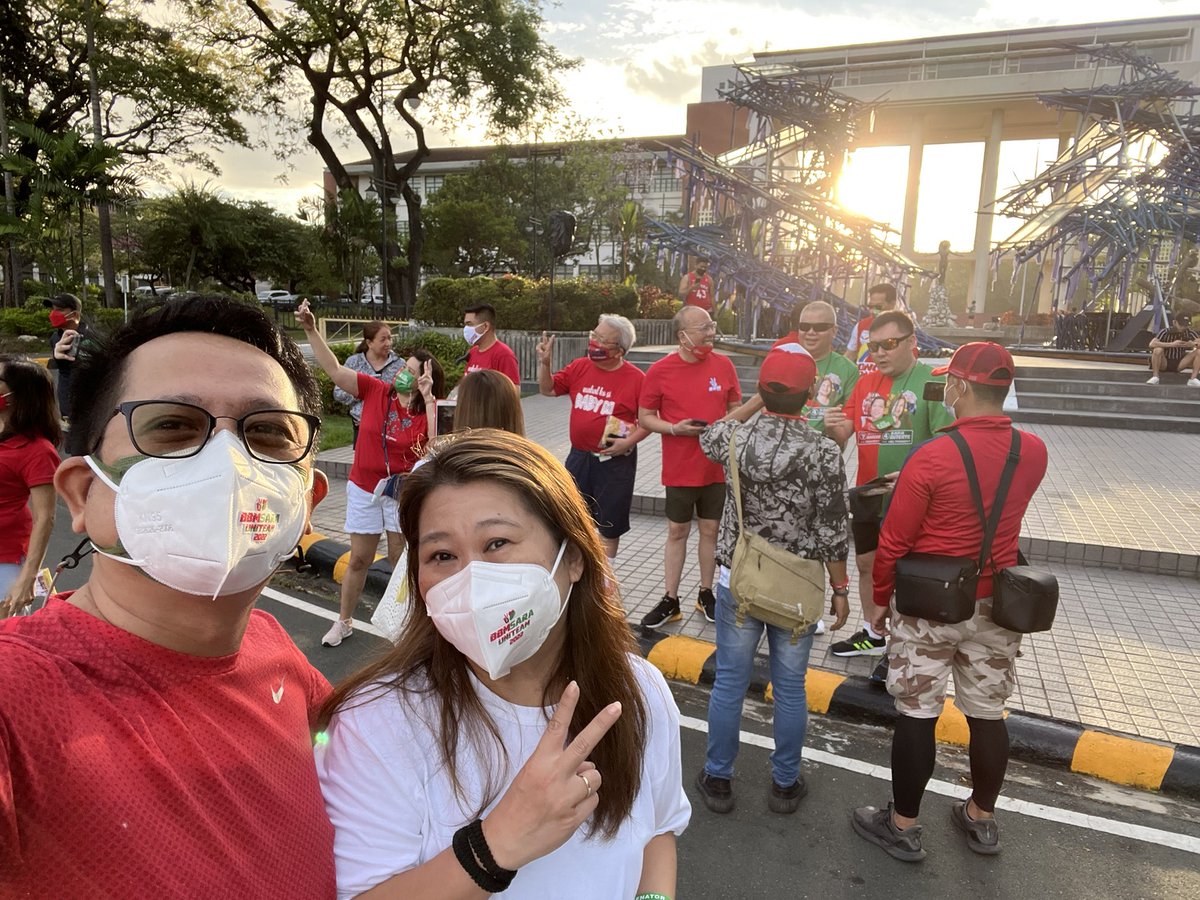BothanPhl's tweet photo. #UniteToRise “Let us be happy people. We can agree to disagree peacefully��� - Arnel Ignacio, on Pink supporters misbehaving badly in public
#PilipinasBaBangonMuli
#BBMSaraUNITEAM
#WeChooseMarcos
🇵🇭❤️💚 https://t.co/fL0gsUCCFC