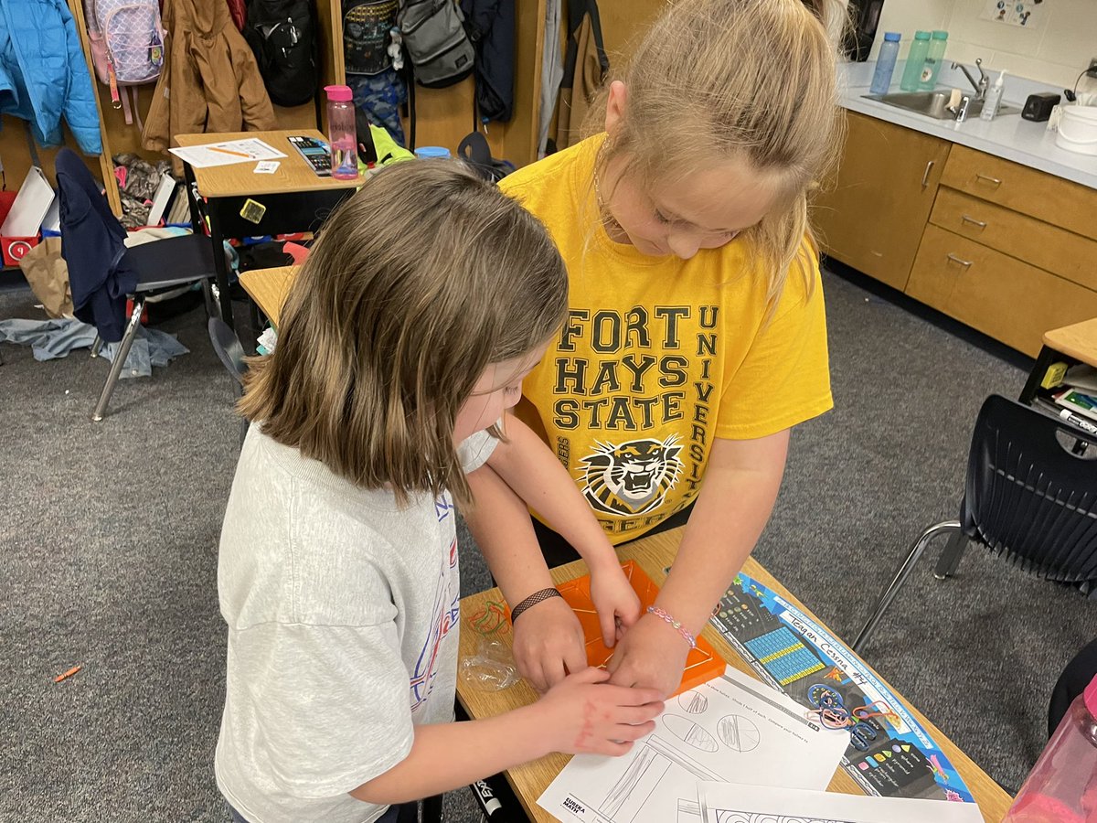 marciewarner28's tweet photo. @CentralPauline 2nd graders creating 2-d shapes on their geoboards! #wearePC #PCBuildingourLegacy #PCStrongerTogether https://t.co/jdnC1HRaw4