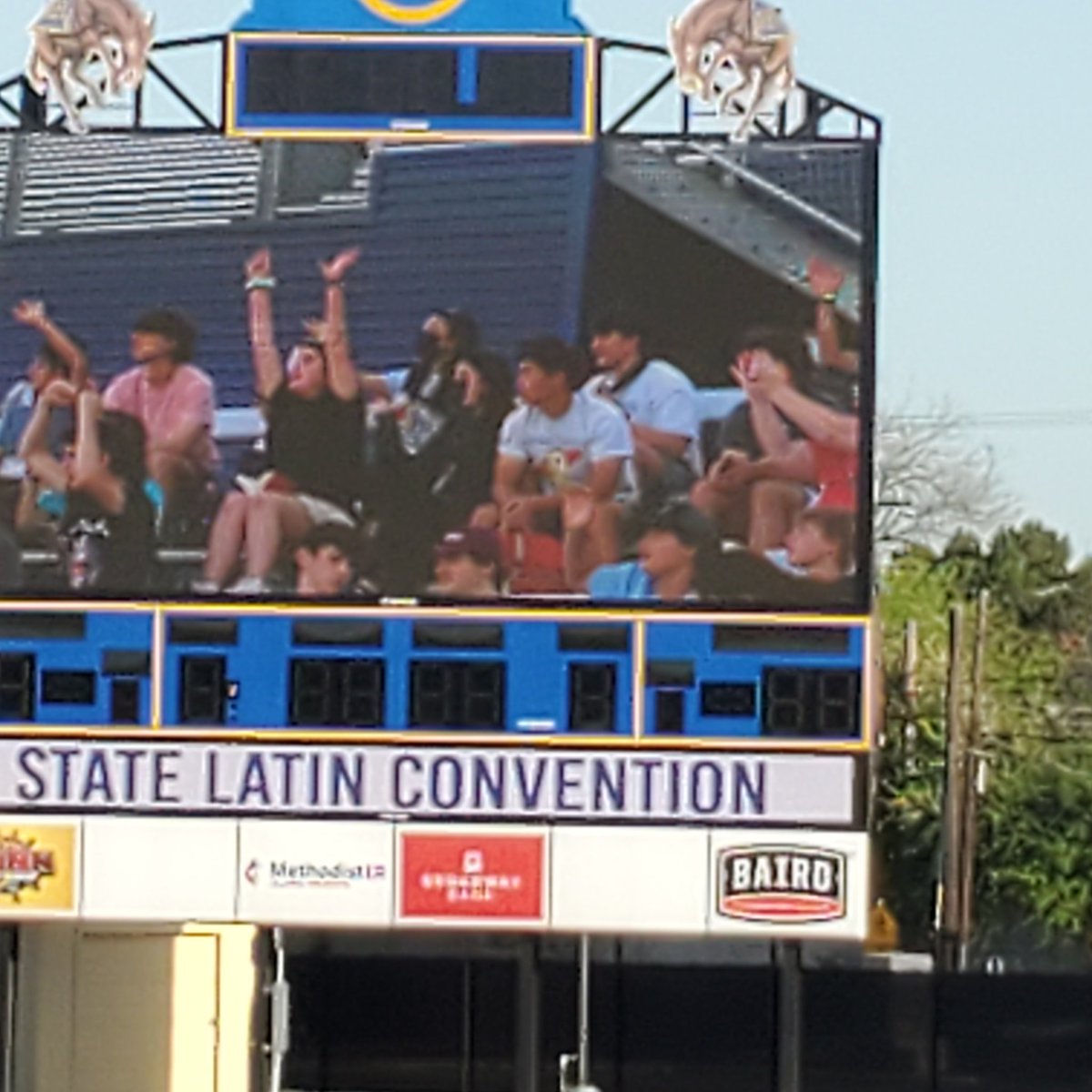 CLHSWLC's tweet photo. When have you ever seen a Latin Club on the Jumbotron???? @Clear_LakeHS https://t.co/1M2G9sXYOY