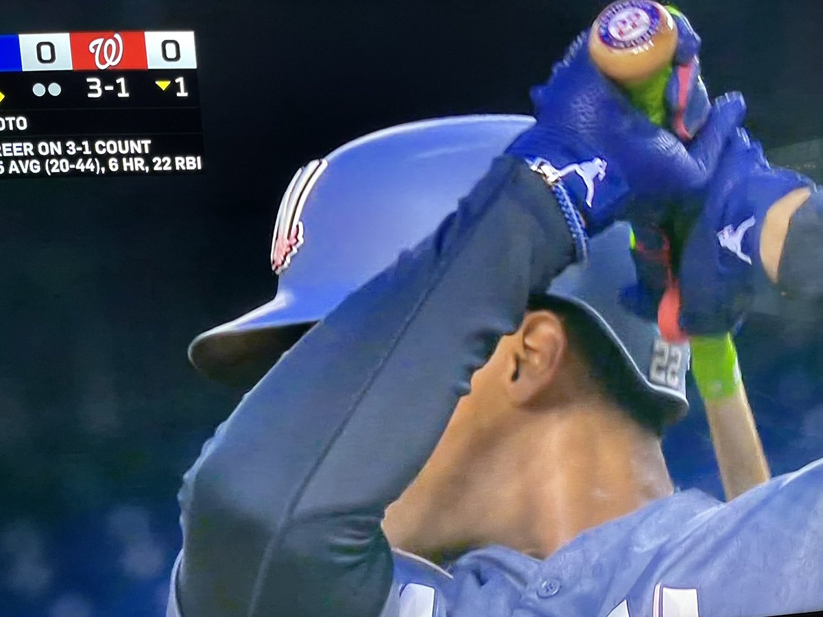 ColScofield's tweet photo. @UniWatch Juan Soto branded @UnderArmour batting gloves. https://t.co/gLgSvTYEJf