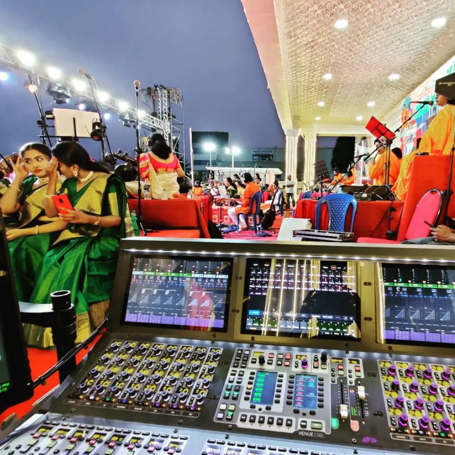 AvidLiveSound's tweet photo. 📷 https://t.co/pdjK5uii28
▶️ https://t.co/hElVavmyPd
#monitormixing #mixing #livesoundengineer #livesound #venues6l #avid https://t.co/xAOv4iCdsp
