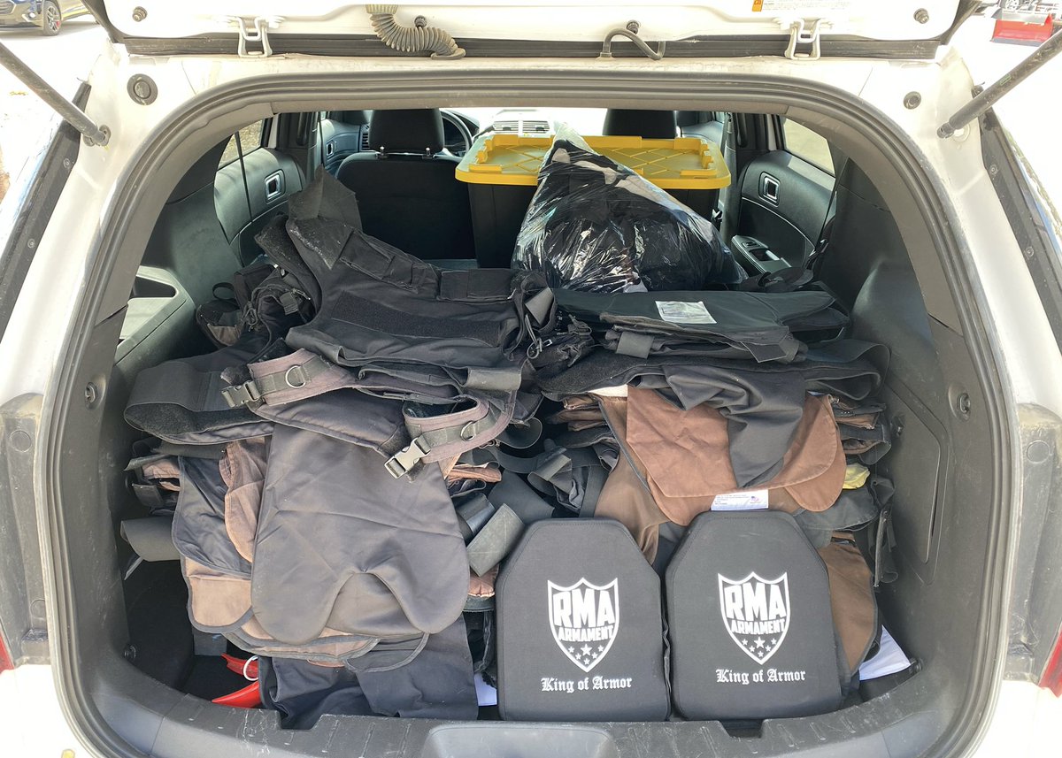 SCSO joins fellow law enforcement departments coming together in an effort to get bulletproof vests over to the people of Ukraine. Several deputies also donated personal protective items. #doingwhatwecan