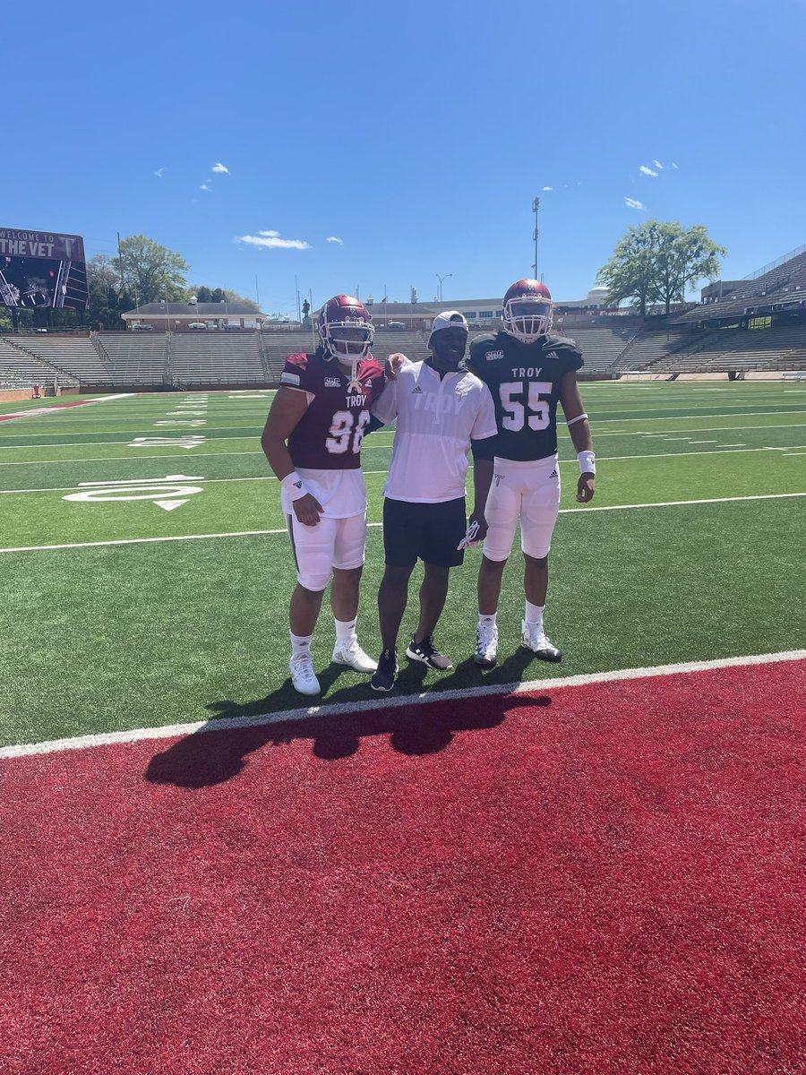 Coach_StrickOL's tweet photo. Big day for the @CHSREDDEVILS OL/DL! @realofficialkey and @FagaIsaia visiting Troy!! Appreciate Red Devil alum @Coach_Prit for taking care of us!! #Devils4Life #trenches https://t.co/U1PQC1B4Ve