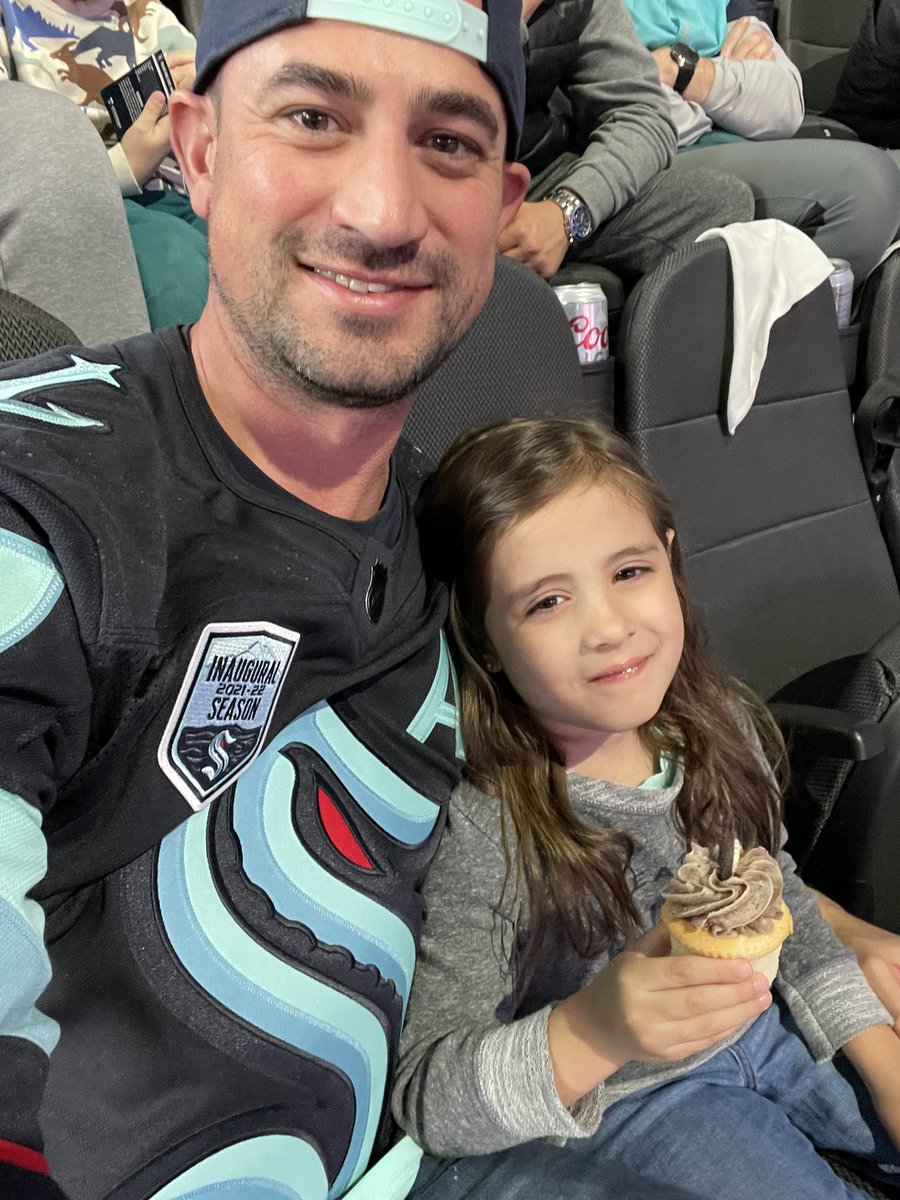 ryankclay's tweet photo. @ROOTSPORTS_NW her first Kraken game! Go Kraken! #whereiroot https://t.co/GZN5A8445y