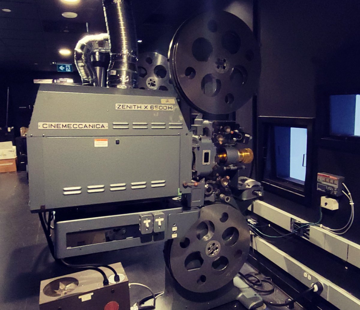 Thank you to Melissa at the @ottawaartgallery for lighting help, being in the 'guts' of the hall and experimenting with lighting under the expert eye of @arianapirelasanchez was such an important part of setup! 
<a href="/Ensemblarts/">Ensembl'arts | Art Crush concerts</a> #ONMC <a href="/ottawanew/">Ottawa New Music Creators</a> #artcrush #artcrushshow