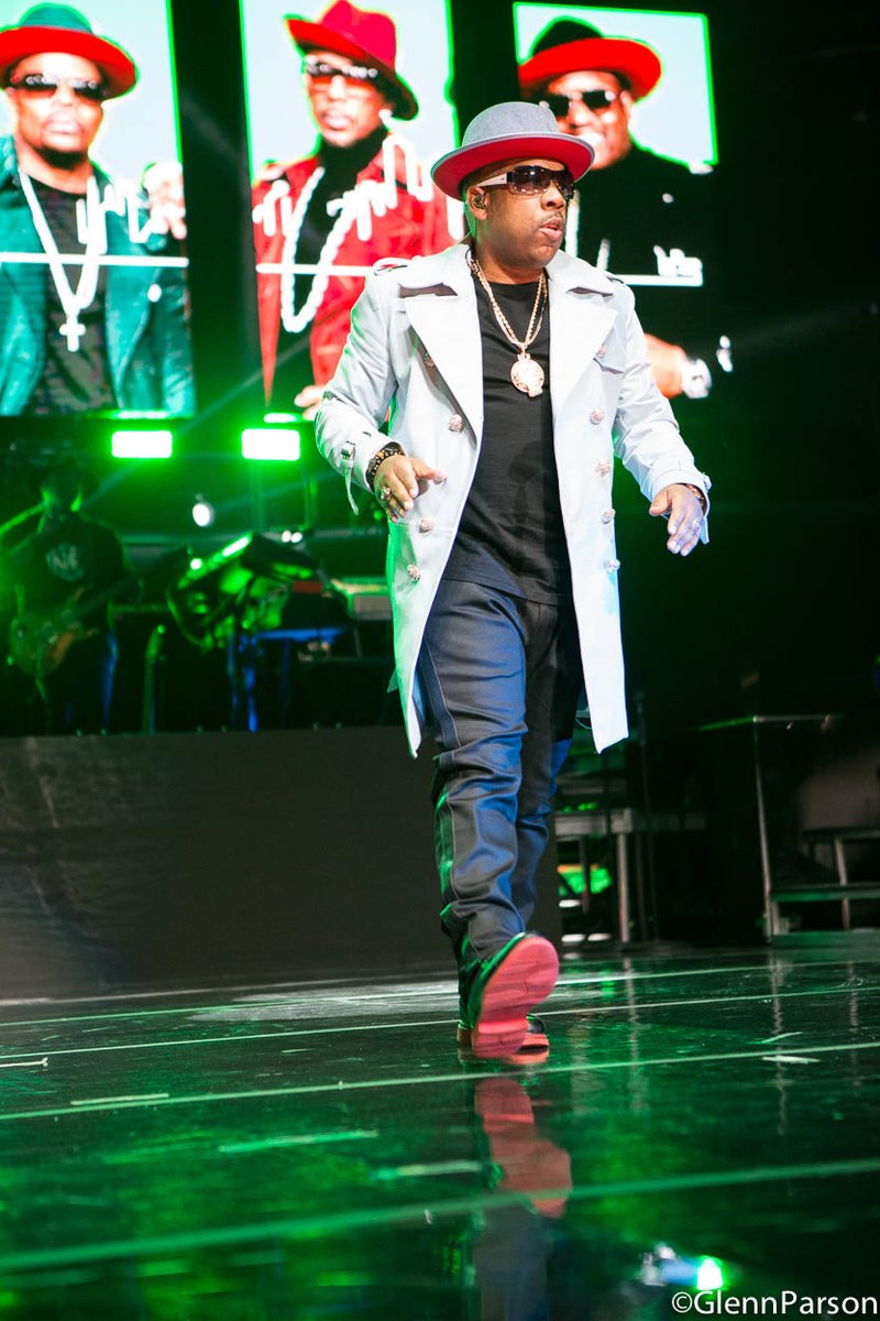 idopix4doe's tweet photo. @617MikeBiv Stepping into 2022 like what's up https://t.co/aR8UYqmX0F