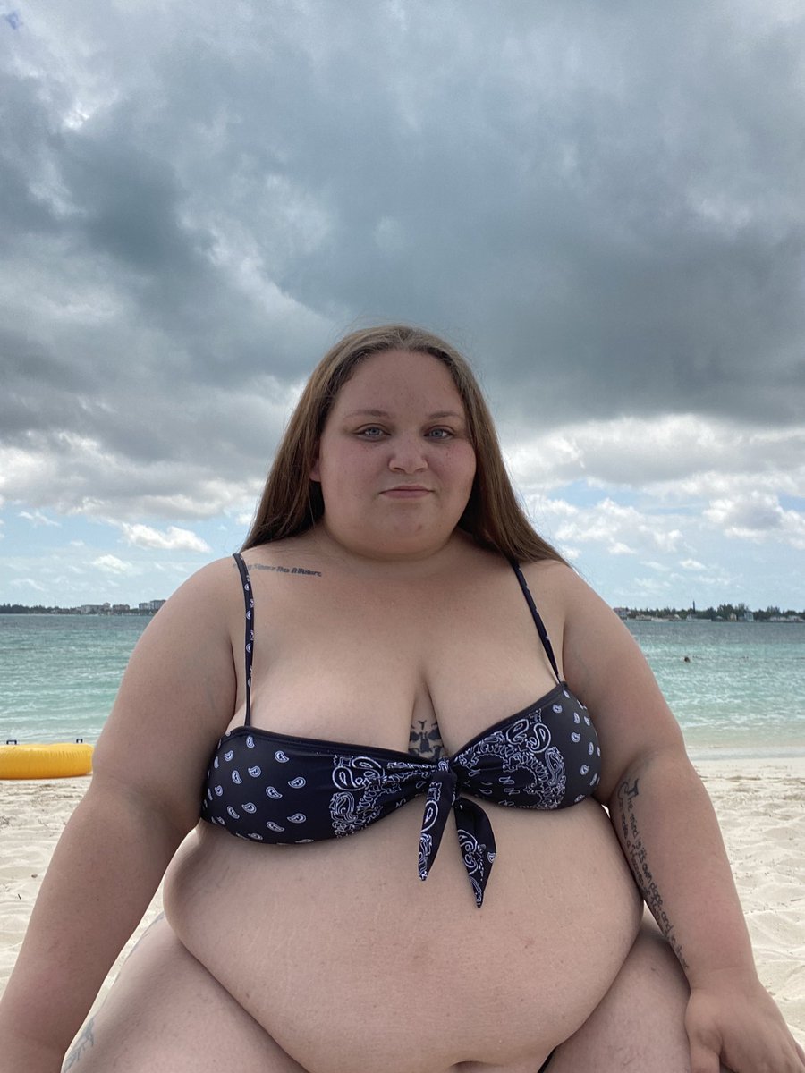 BBWHRose's tweet photo. Just a big fine bitch on the beach 🥰💕❤️

#bikini #beach #vacation #swimsuit #bbw #BBWBigBootyFreaks #bootytwerk #sexy #happy #biggirlforlife #ContentCreator #sellingcontent #longhair #longhairfetish https://t.co/lnbpUM3lsZ