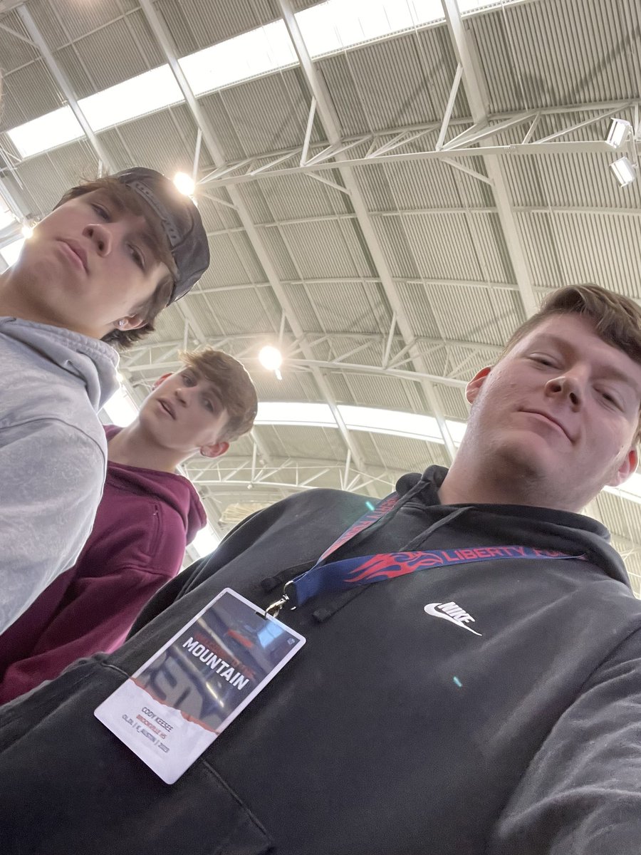 CodyKeesee52's tweet photo. Had a blast @LibertyFootball  today can’t wait to go back💪🏼💪🏼👑👑@drakemcdaniel7 @michael_viar @BeesFootball61 @CoachMeeks_Bees @EvanGWatkins247 https://t.co/iU88ZCC0Kq
