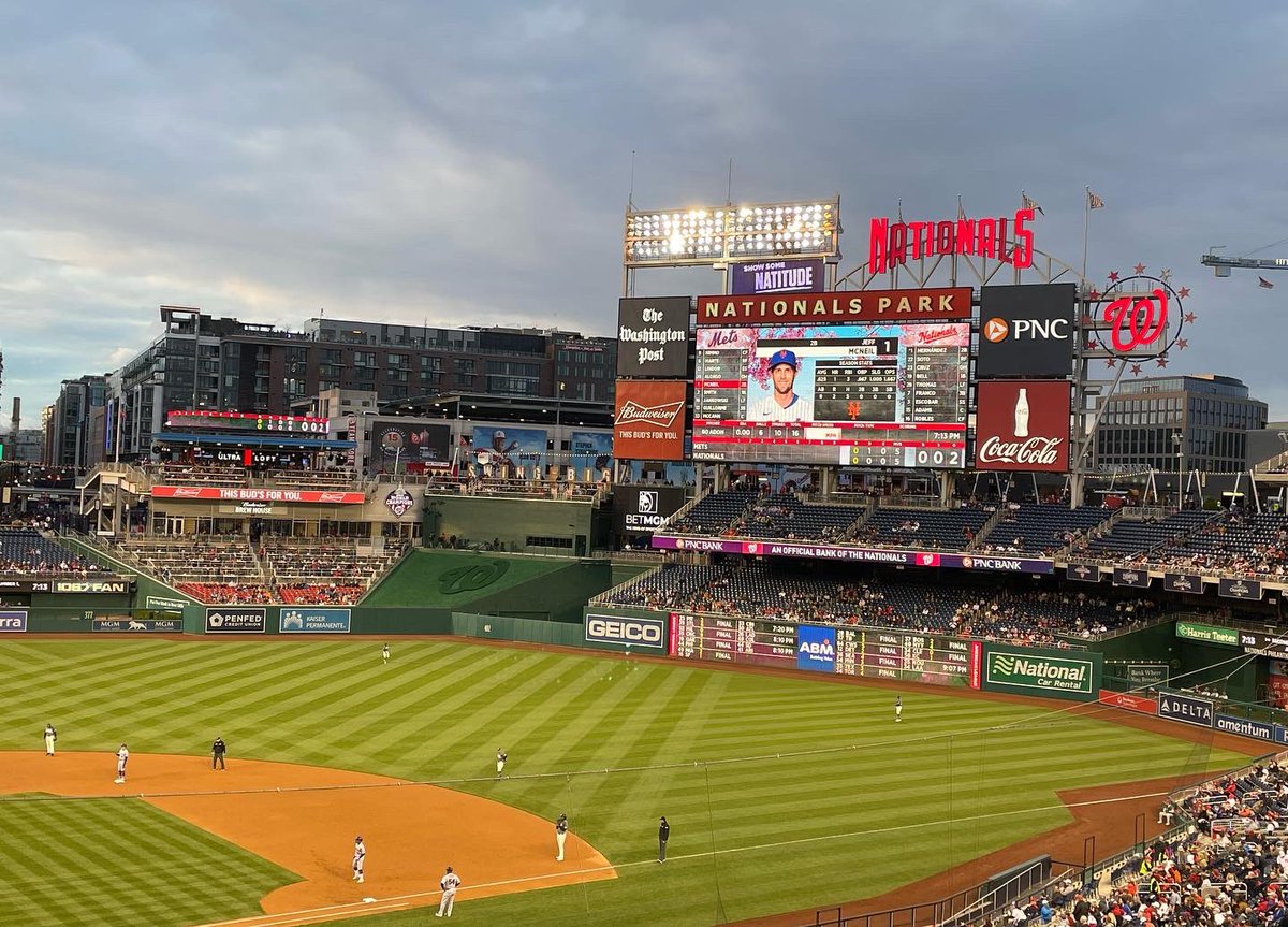 Karm_PH's tweet photo. It’s a beautiful night for a baseball game #NYMets #WashingtonNationals #springbreak2022 https://t.co/2KXG9fY09O
