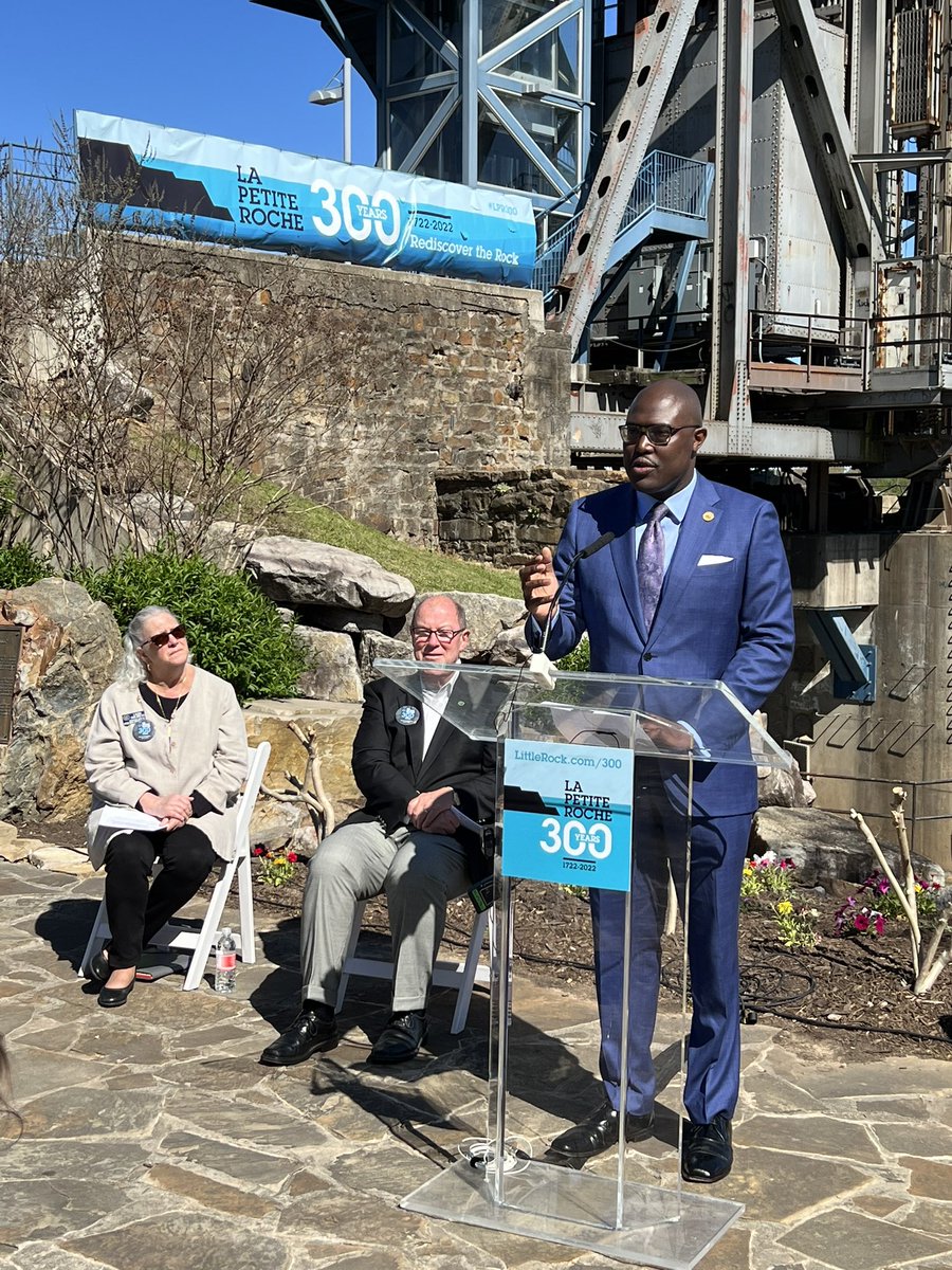 denverpeacock's tweet photo. We’ve had a great La Petite Roche Tricentennial day so far. Beautiful day in @CityLittleRock. Very thankful to so many that made it possible! #LPR300 #rediscovertherock #junctionbridge @DowntownLR @artourism @LittleRockCVB @PulaskiAR @FrankScottJr @lrsd @MichaelPoore1 https://t.co/7L5OqdT2ik