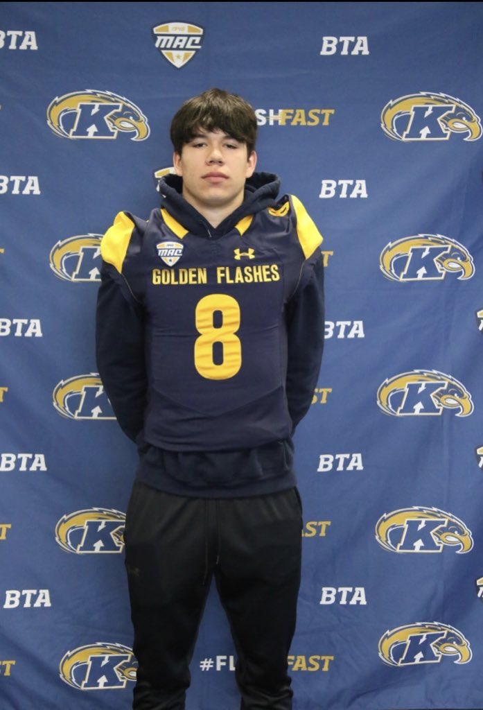 mcerv5's tweet photo. Had a great day at @KentStFootball. Thank you @CoachZacBarton for the invite! @BGHITMEN @CoachP4Speed @TNTignite @EDGYTIM @Midsuburbanfb @PrepRedzoneIL @CoachAndySowder @Coach_Middleton @KentStFBRecruit https://t.co/lNk7NW67H0