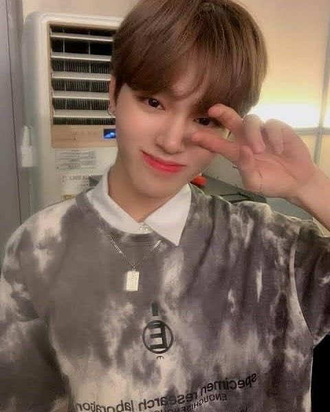 MidnightMoon254's tweet photo. Happy Birthday Jaeho💜 please stay happy and healthy💜 I love you💜
#HappyBirthdayJaeho #최재호 #JAEHO_ILAND https://t.co/gxnbX8qOUZ