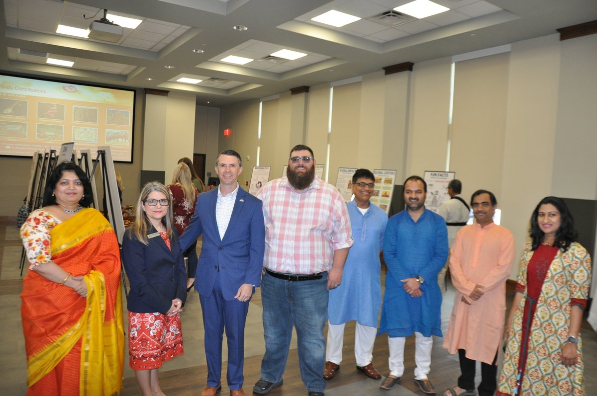 anuragksharma's tweet image. Today @flower_mound council members inaugurated our very first exhibition on Hindu Civilization #Darshana at @FMPublicLibrary.
It was an honor to host our leaders, first responders  @FlowerMoundPD @FlowerMoundFD, educators #lisd, neighbors, fellow citizens, and community members.
