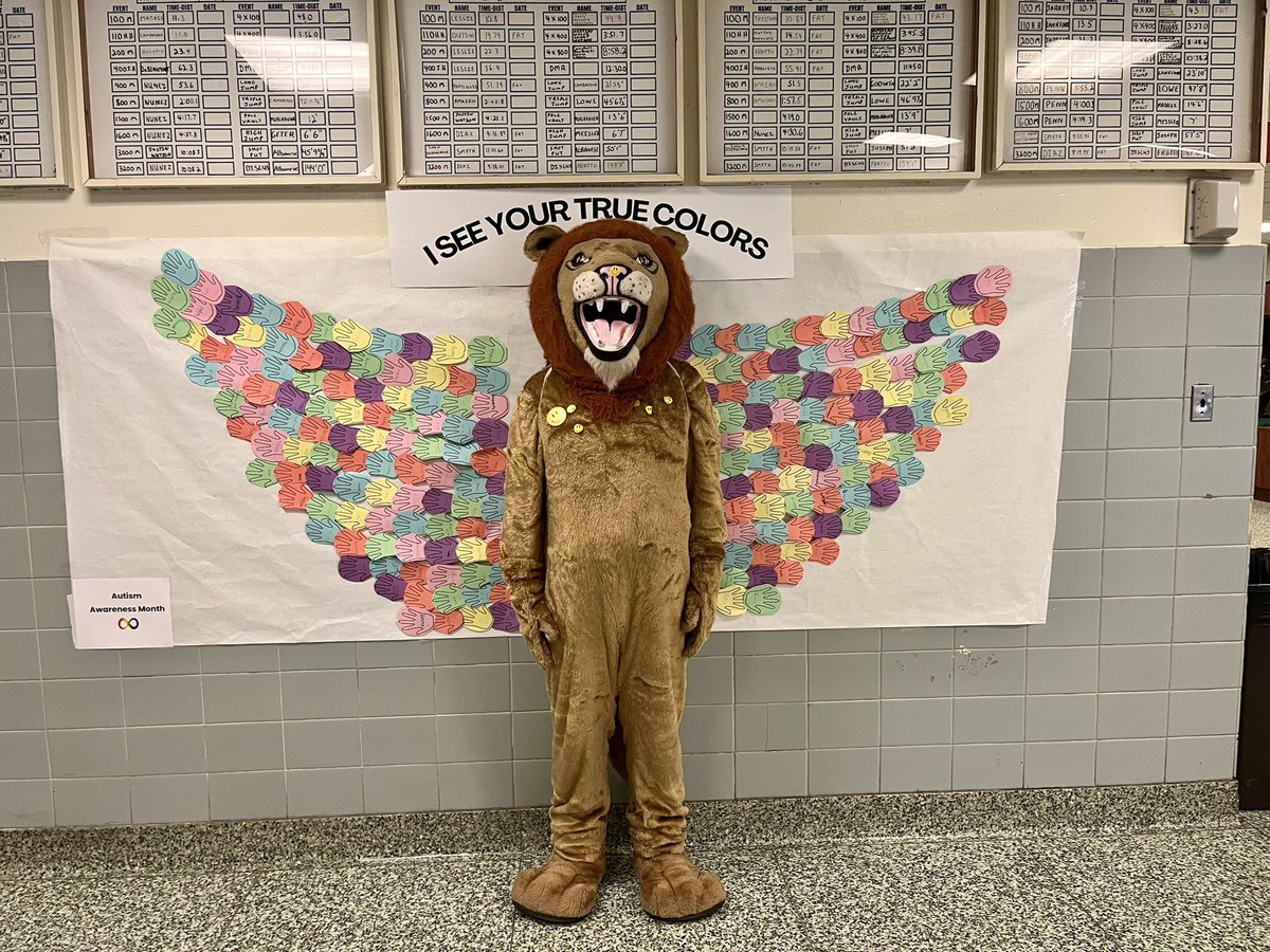 Enjoyed the day of celebrating and smiling with my students. We loved celebrating SMILE Day! <a href="/ms_boneillo/">Ms. Boneillo</a> <a href="/ms_scheel/">Ms. Scheel</a> <a href="/FHSDalers/">FHS Dalers</a>