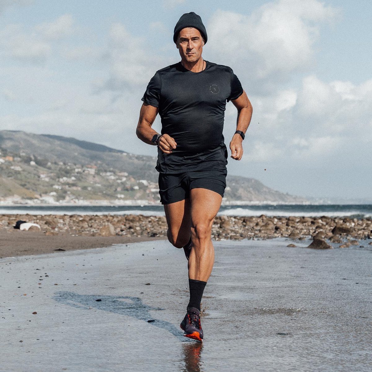 richroll's tweet image. 3 Key Lessons On Age &amp;amp; Fitness from a 55 year old athlete. THREAD 1/8:

1. Train Where You Are: it’s hard to resist comparing your current self to your fittest self. Overcoming this urge is key.
