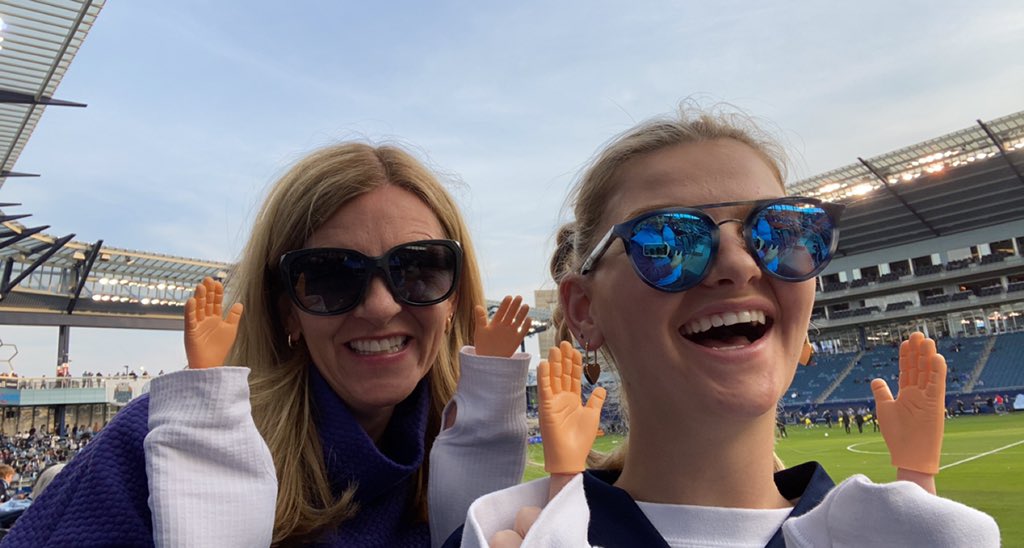 #tinyhandsforthewin #onesportingway <a href="/mrswellsy5/">Sarah Wells</a> <a href="/sportingKC/">Sporting Kansas City</a>