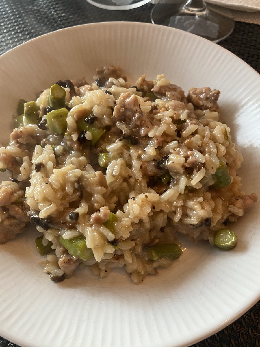 dpen_cc's tweet photo. #barbaresco X2 with @Ahachey101. Popped at 2:30, perfect at dinner. Wife’s sausage risotto delicious too 🔥🍷🍷 #montefico #ovello #nebbiolo #produttoridelbarbaresco #cantinadelpino https://t.co/TAIsoV0rDV