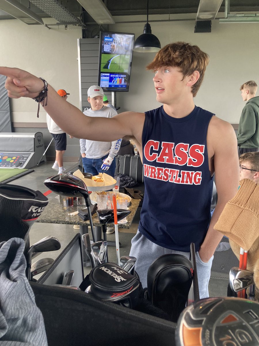 Cass_Kings_Golf's tweet image. This is how you spend a Saturday team retreat. Had a blast with these guys at @Topgolf . Wouldn’t want to be driving the range picker today! #Kings2022